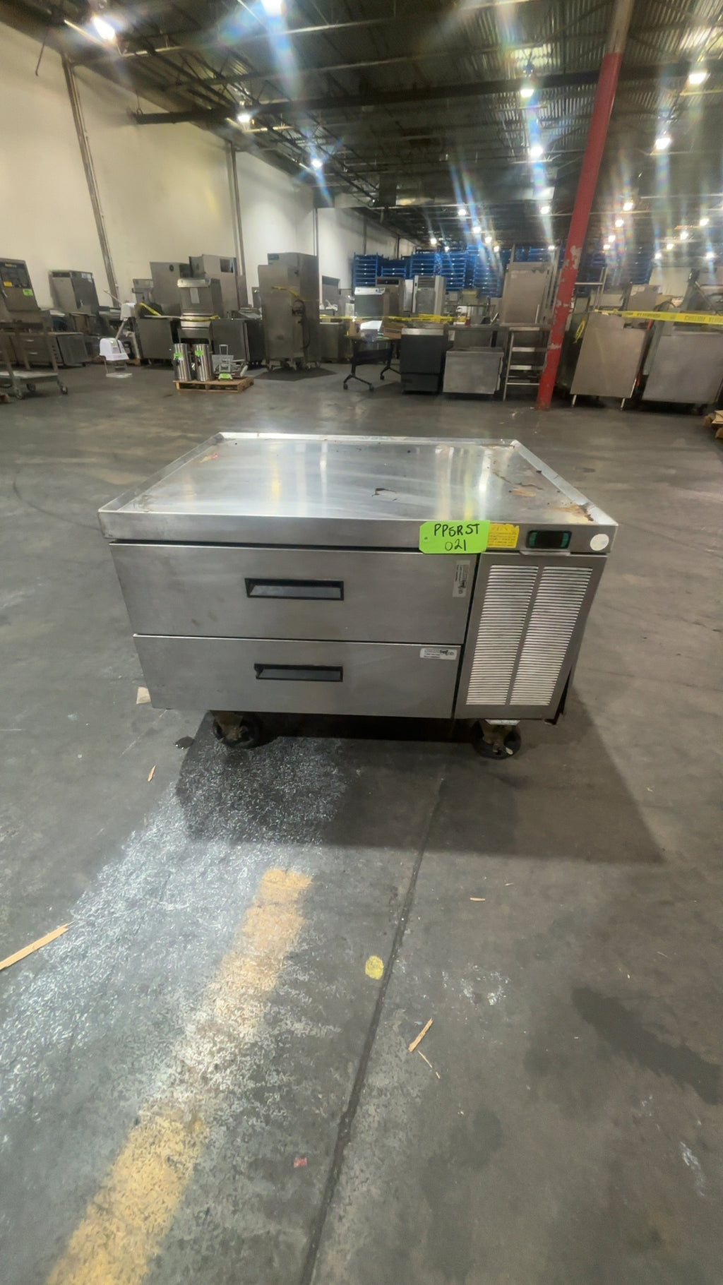 Refrigerated Chef Base, Undercounter 2 Drawers