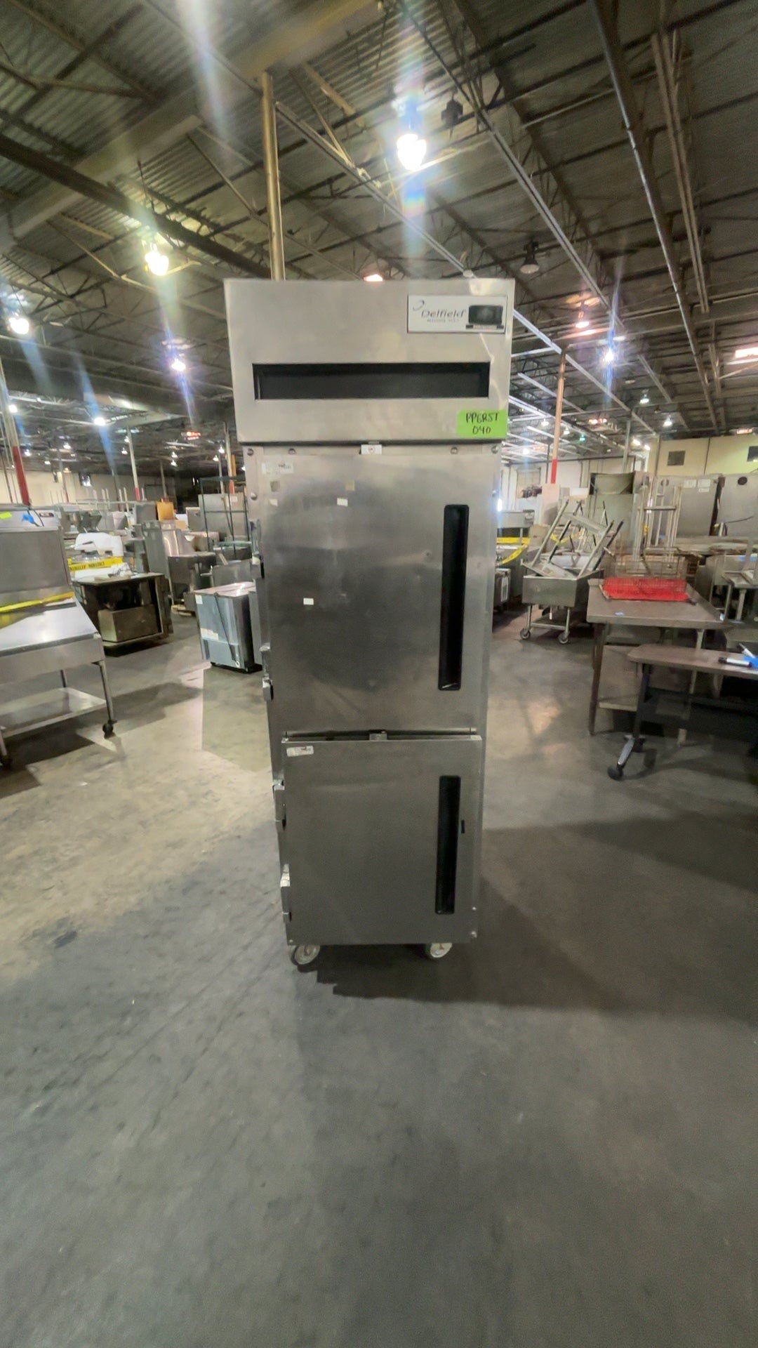 Delfield 6025XL-SH1 Refrigerator Freezer Combination, Upright