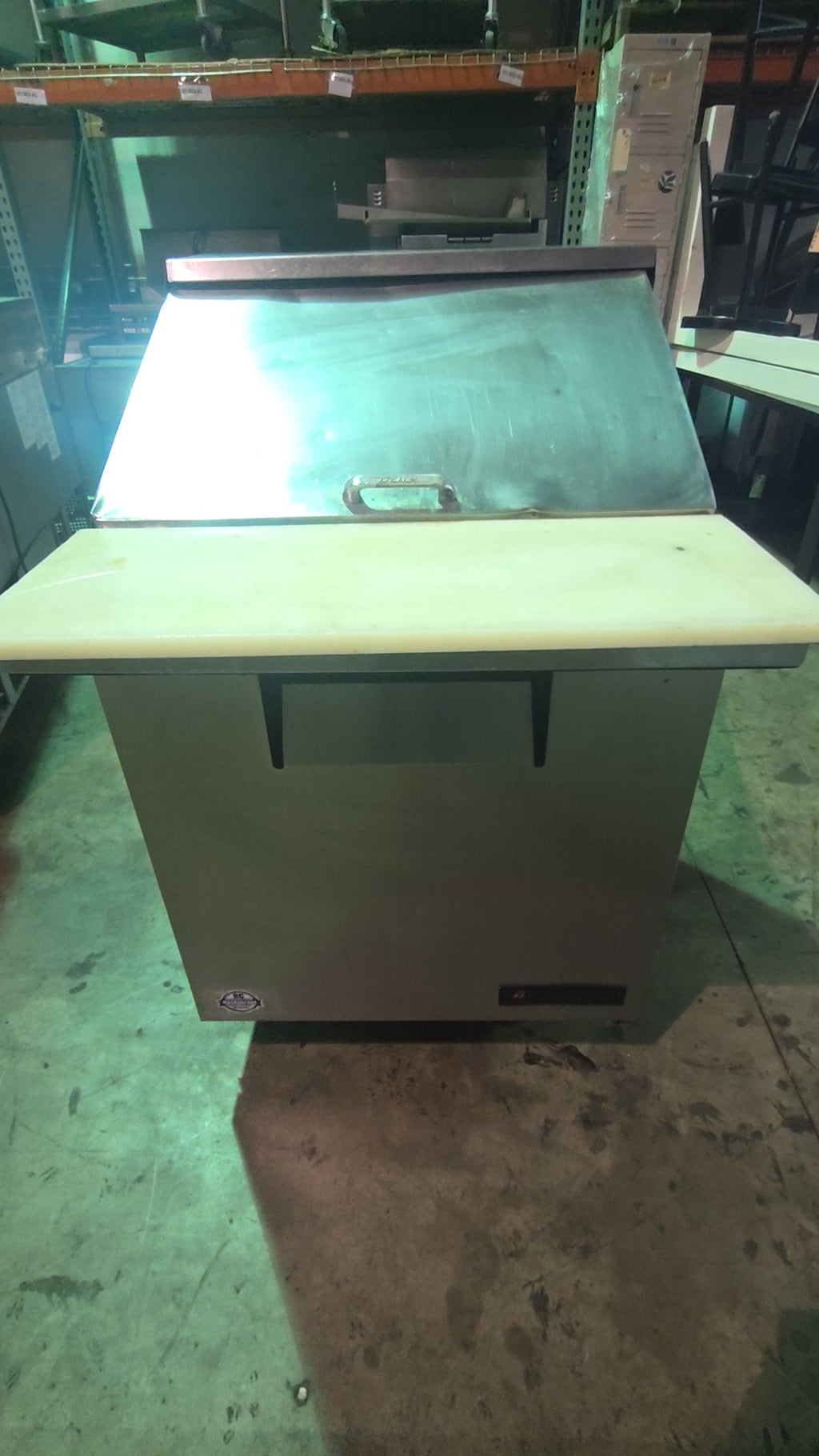 True TSSU-27-12M-C Refrigerated Prep Table, Sandwich/Salad Under Counter 12 Pan Capacity 115V