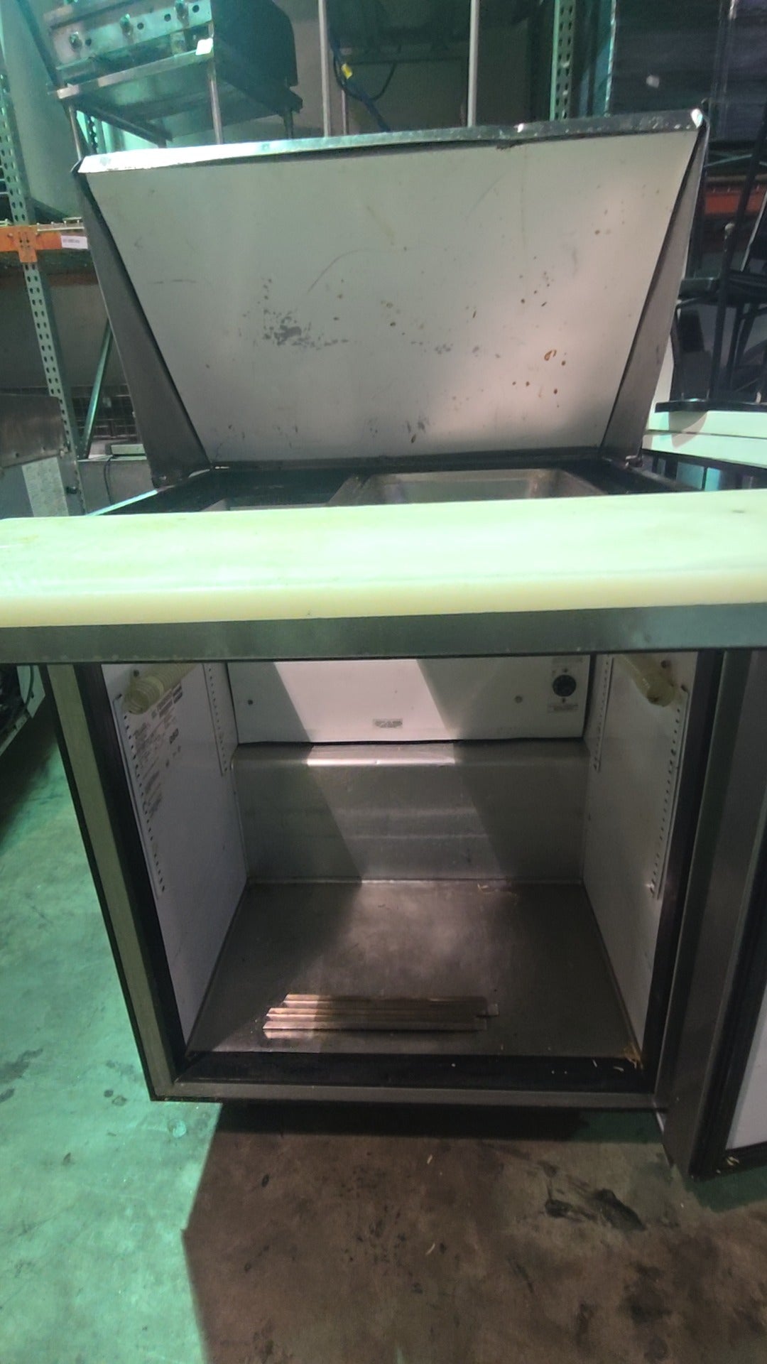 True TSSU-27-12M-C Refrigerated Prep Table, Sandwich/Salad Under Counter 12 Pan Capacity 115V