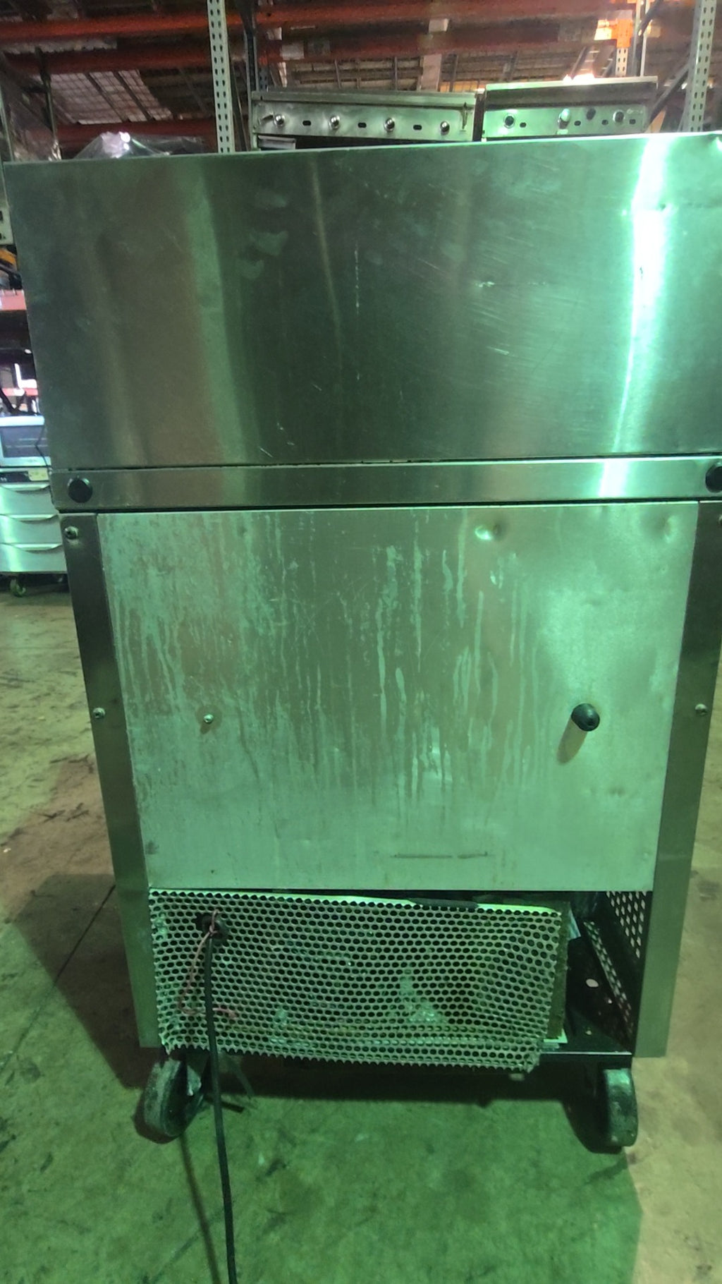 True TSSU-27-12M-C Refrigerated Prep Table, Sandwich/Salad Under Counter 12 Pan Capacity 115V