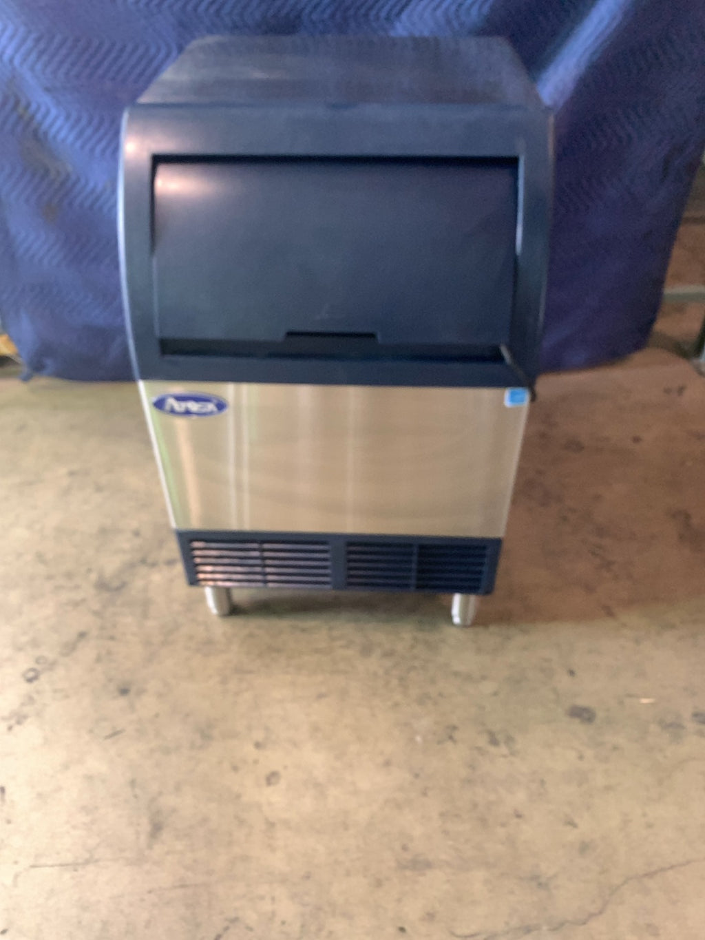 ATOSA YR280-AP-161 Ice Maker, Self-Contained 88 lb Bin Capacity 115V Stainless Steel Exterior
