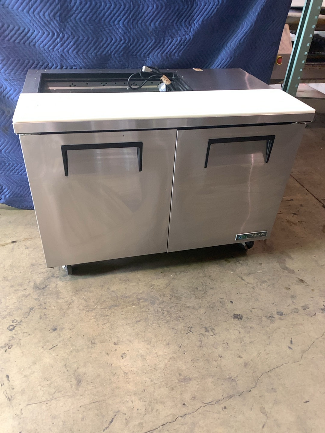 True TSSU-48-08-HC Refrigerated Prep Table, Sandwich/Salad Two Solid Doors, Cutting Board
