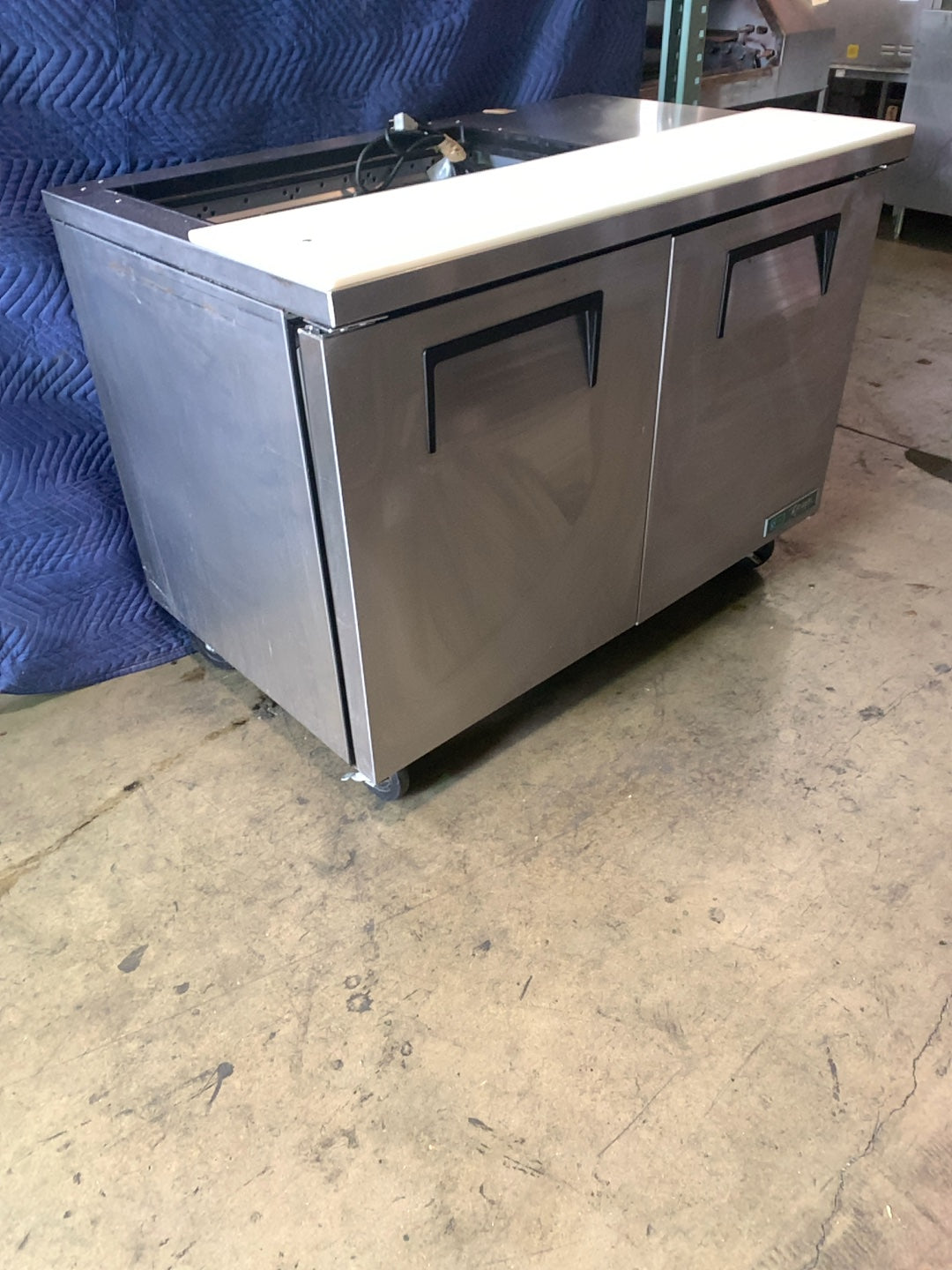 True TSSU-48-08-HC Refrigerated Prep Table, Sandwich/Salad Two Solid Doors, Cutting Board