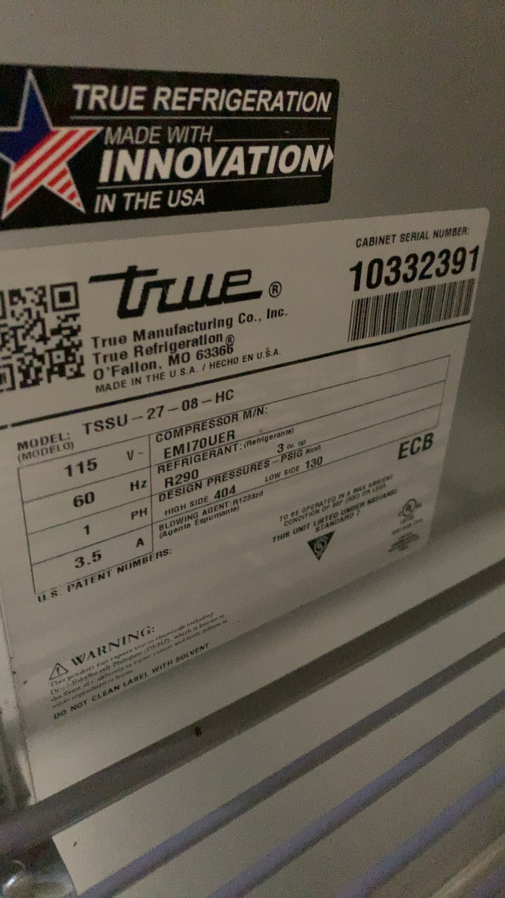True TSSU-27-08-HC Refrigerated Prep Table, Sandwich/Salad Unit Undercounter 1 Door Cutting Board Top Hydrocarbon Refrigerant