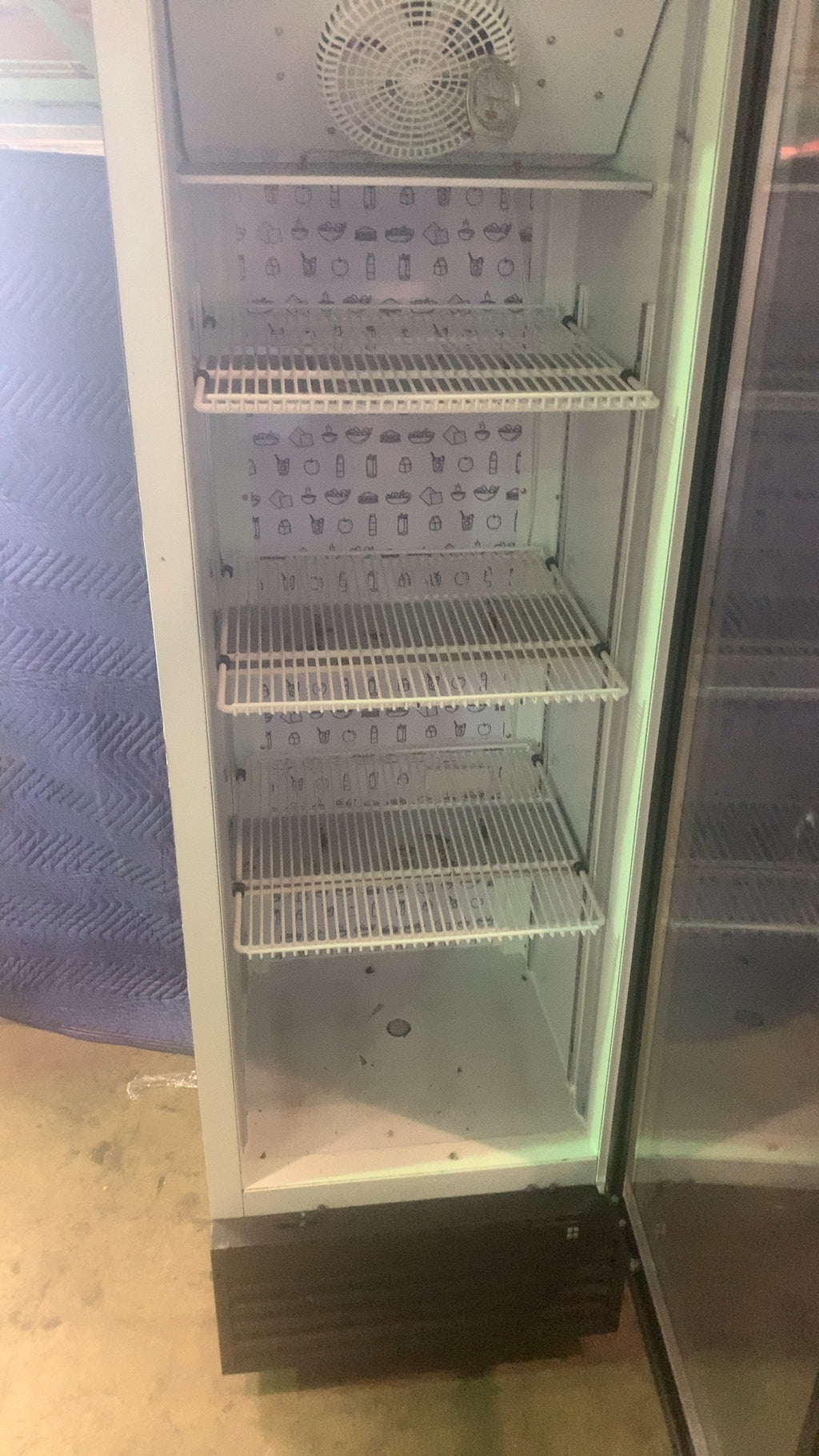 Byte Technology SS-P380WA Upright Display Cooler, Smart Glass Door 4 Wire Shelves, 14 Cubic Foot Capacity, 115V Electric