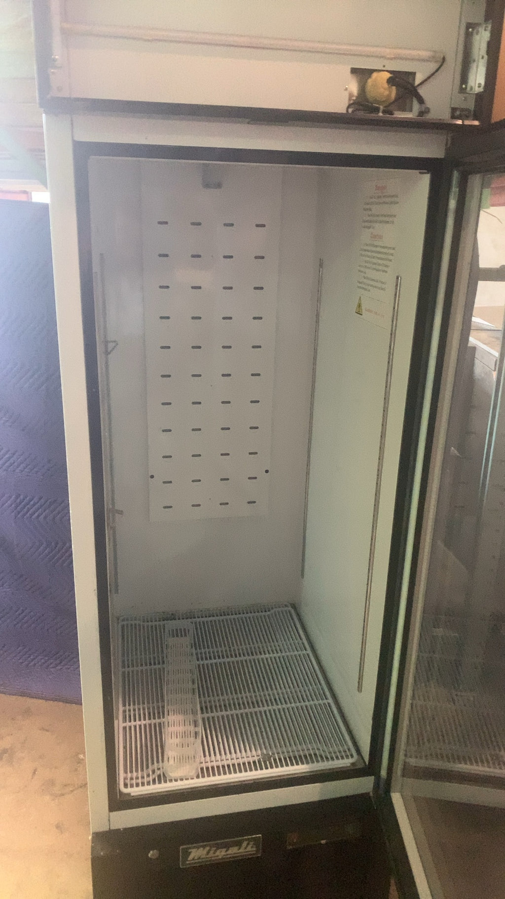 Migali C-23RM-HC Refrigerator, Bottom Mount Glass Door 115V 60Hz 1 Phase