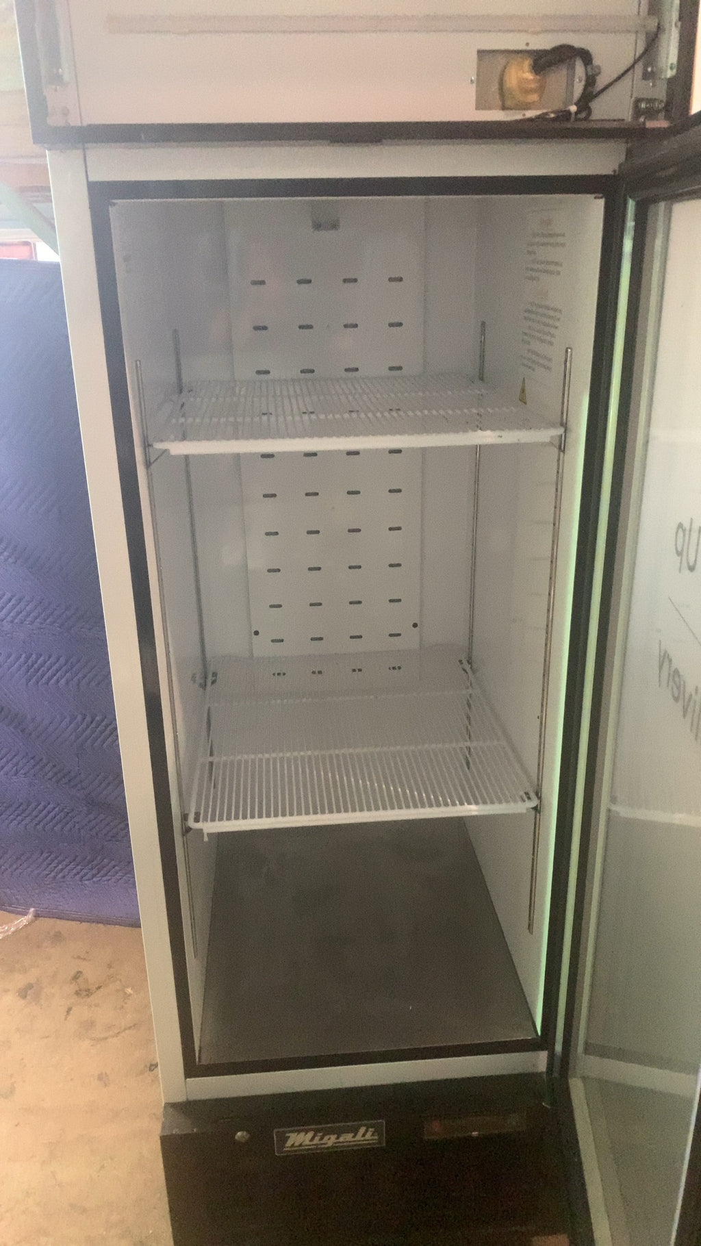 Migali C-23RM-HC Refrigerator, Bottom Mount Glass Door Upright 115V 2 Wire Shelves