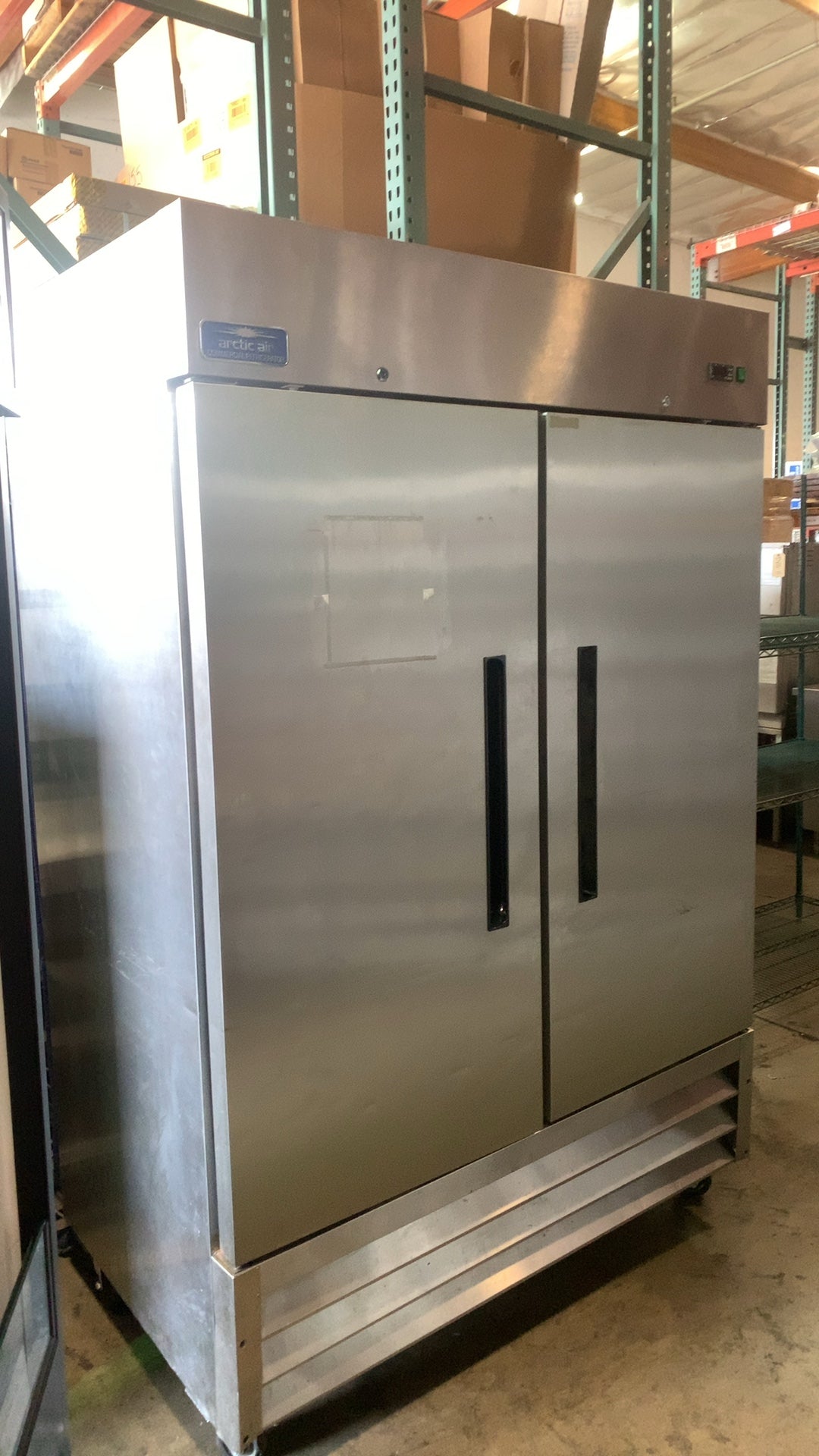 Arctic Air AR49 Commercial Refrigerator, Two Door 115V 9 Amps