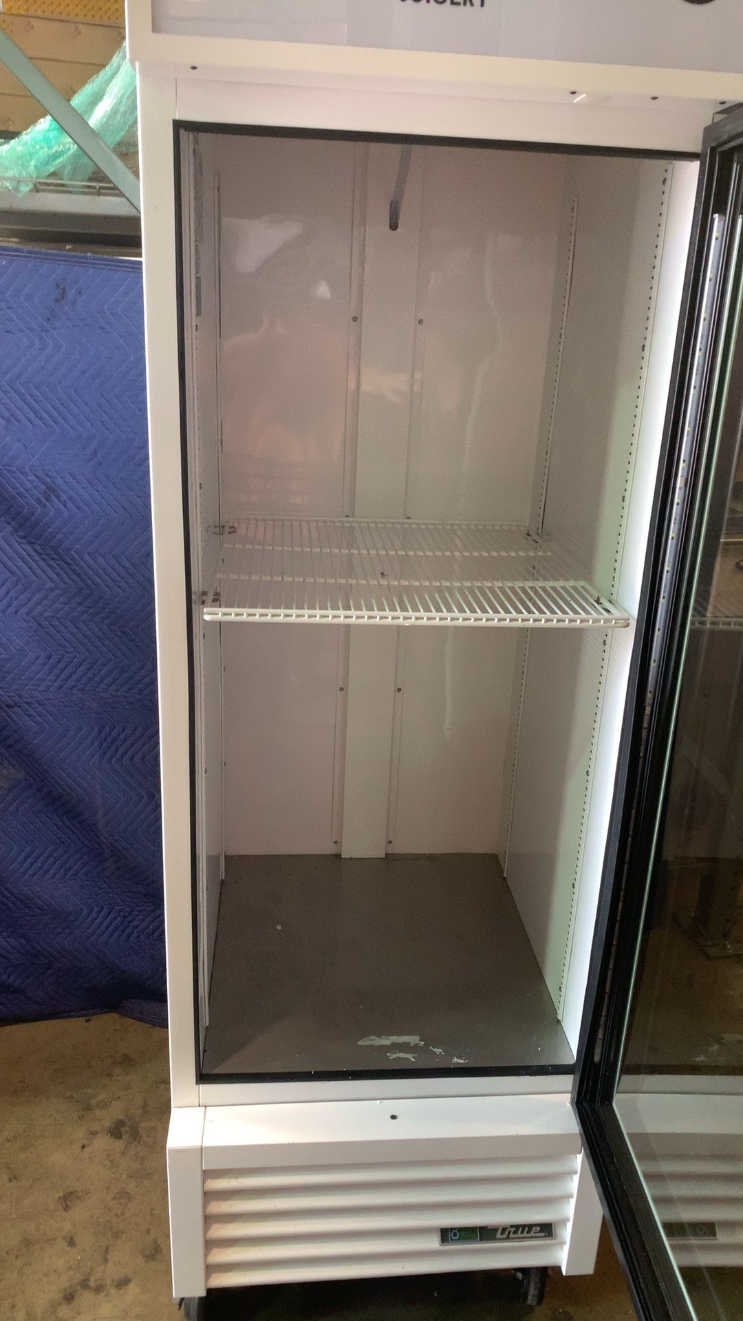 True GDM-23-HC Refrigerator, Upright Glass Door Merchandiser Single Door 115V RCU Technology "pressed. JUICERY" Branding