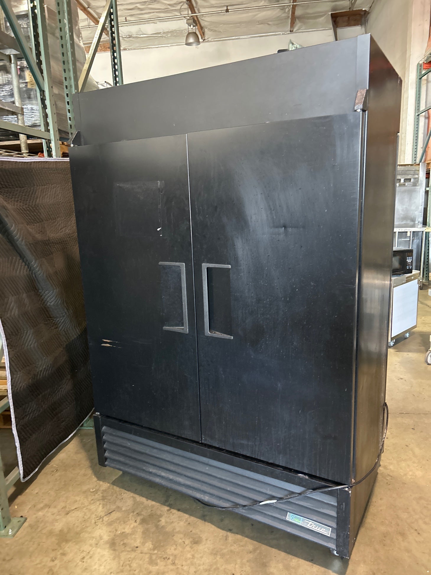 True Refrigeration GDM-49RL-HC-TSLD1 Refrigerator, Glass Door Merchandiser 2 Swing Doors R290 Refrigerant 115V
