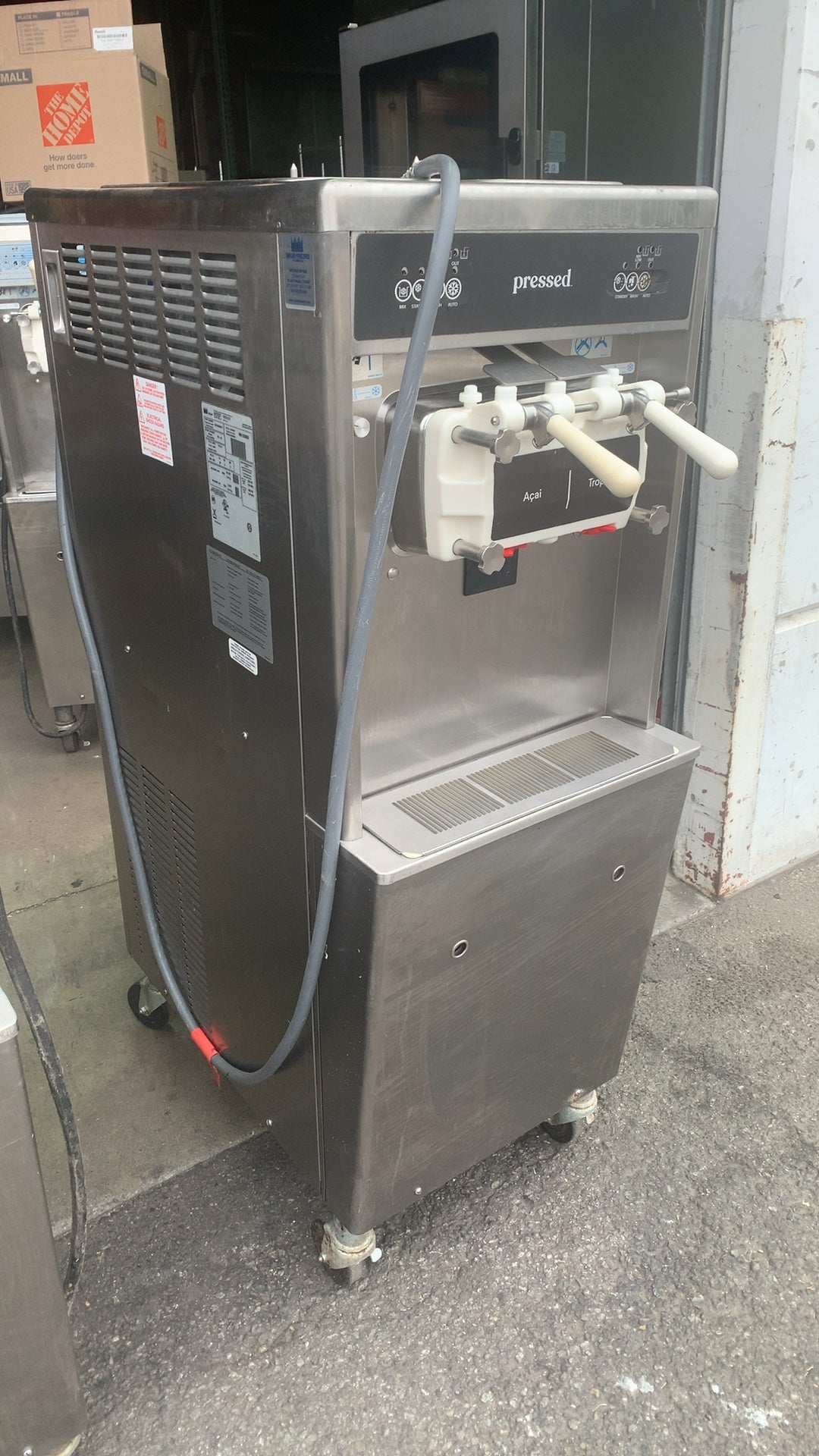 Taylor 791-33 Soft Serve Ice Cream Machine, Floor Model, Twin Twist 2 Hoppers 3 Dispensers 3 Phase Power