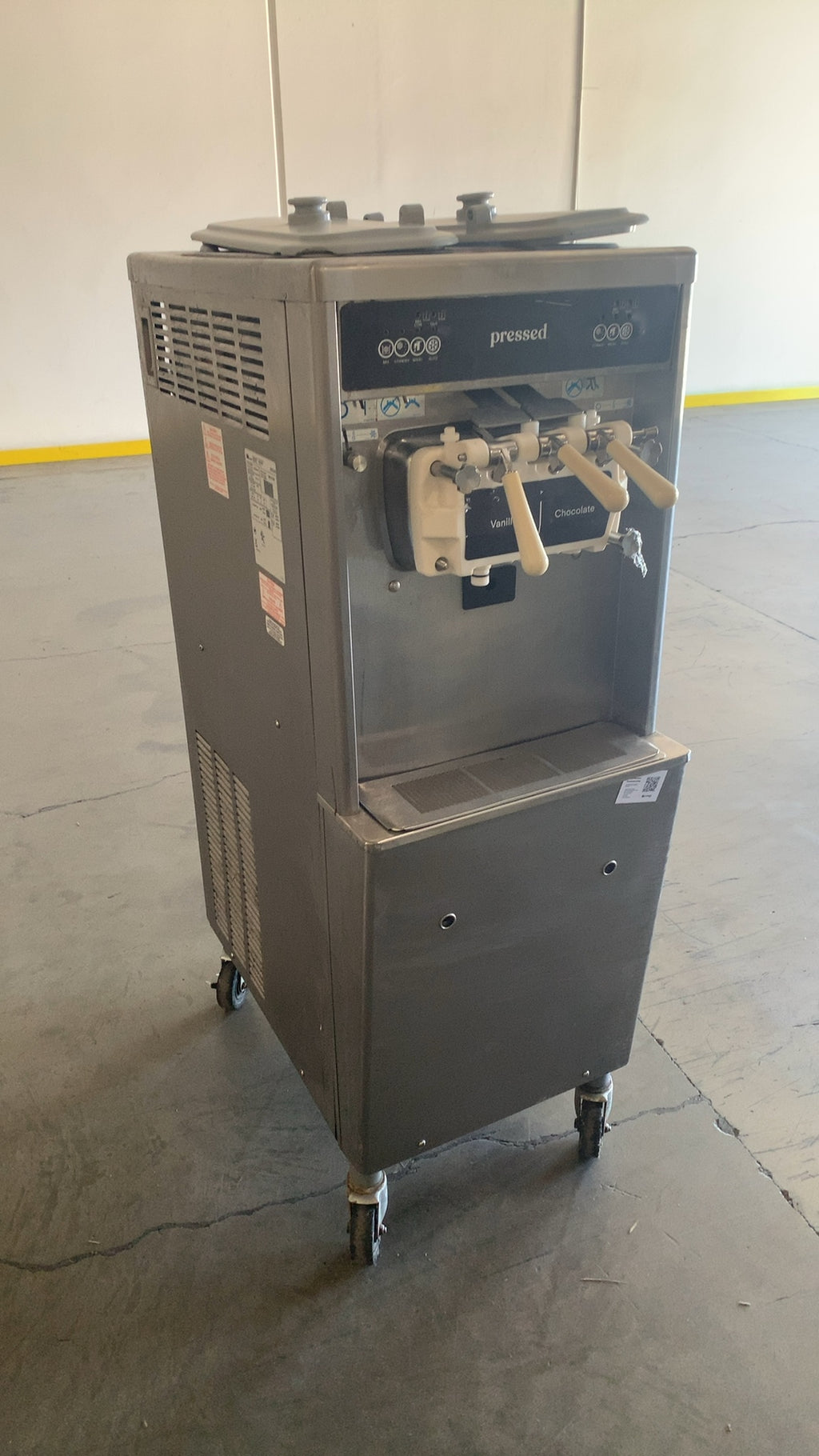 TAYLOR 791-33 Soft Serve Ice Cream Machine, Floor Model Dual Hopper Three Dispensing Levers 3-Phase Power On Casters