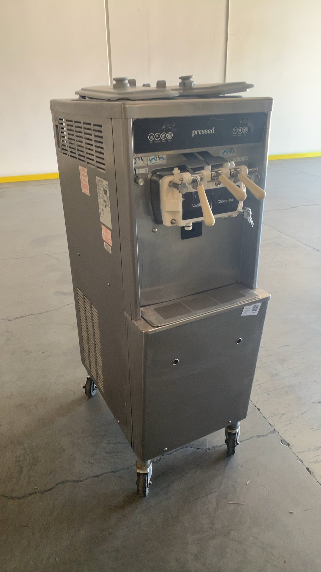 TAYLOR 791-33 Soft Serve Ice Cream Machine, Floor Model Dual Hopper Three Dispensing Levers 3-Phase Power On Casters
