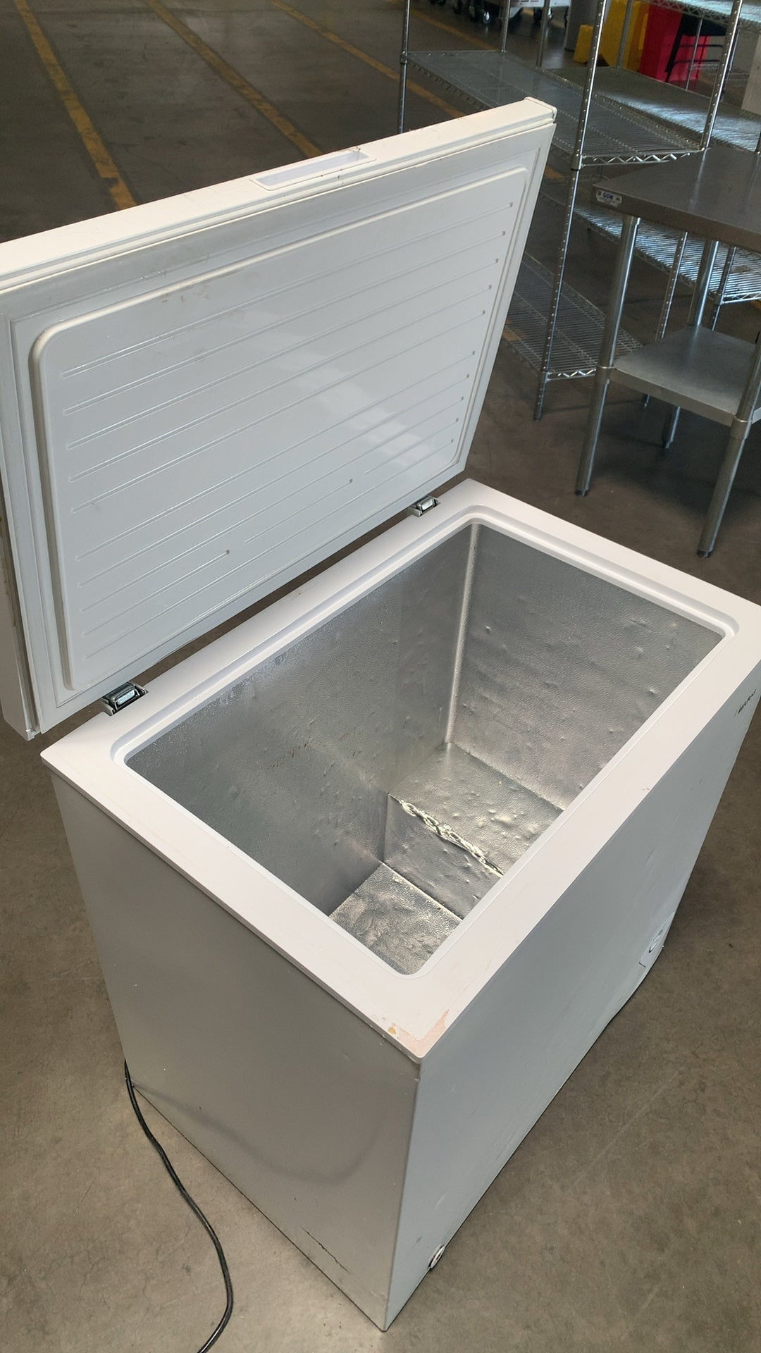 Midea MRC070S0AWW Chest Freezer 7.0 Cubic Foot 115V Energy Verified