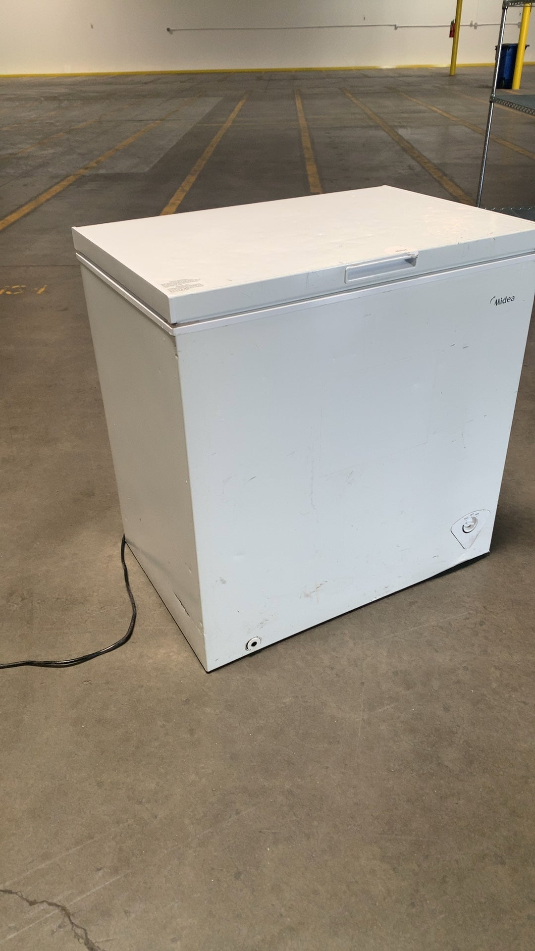 Midea MRC070S0AWW Chest Freezer 7.0 Cubic Foot 115V Energy Verified