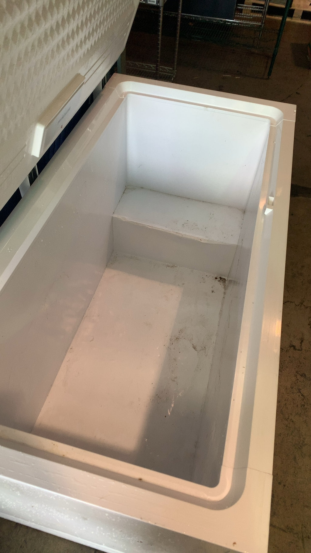 Electrolux FFCL1542AW Chest Freezer 115V Electric