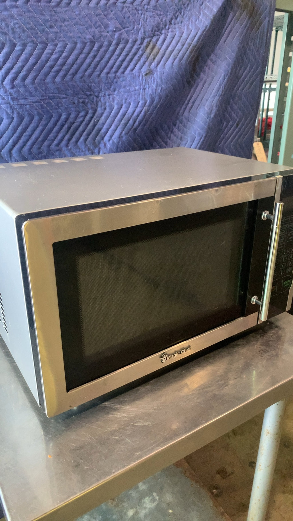 Magic Chef MCM1110ST Microwave Oven, Countertop 1000W Output Stainless Steel Finish