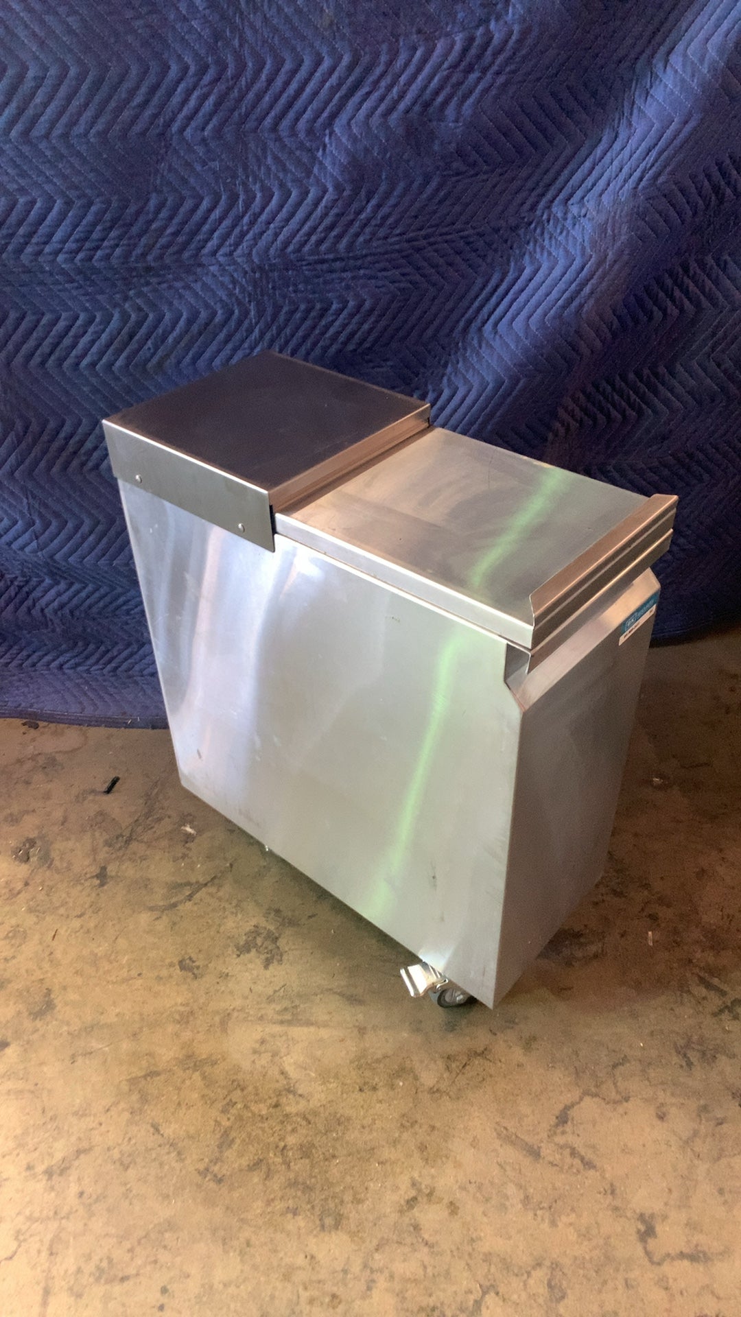 BK RESOURCES BK-MIB-2411 Ice Bin, Mobile Underbar Stainless Steel, With Drain, On Casters, Hinged Lid