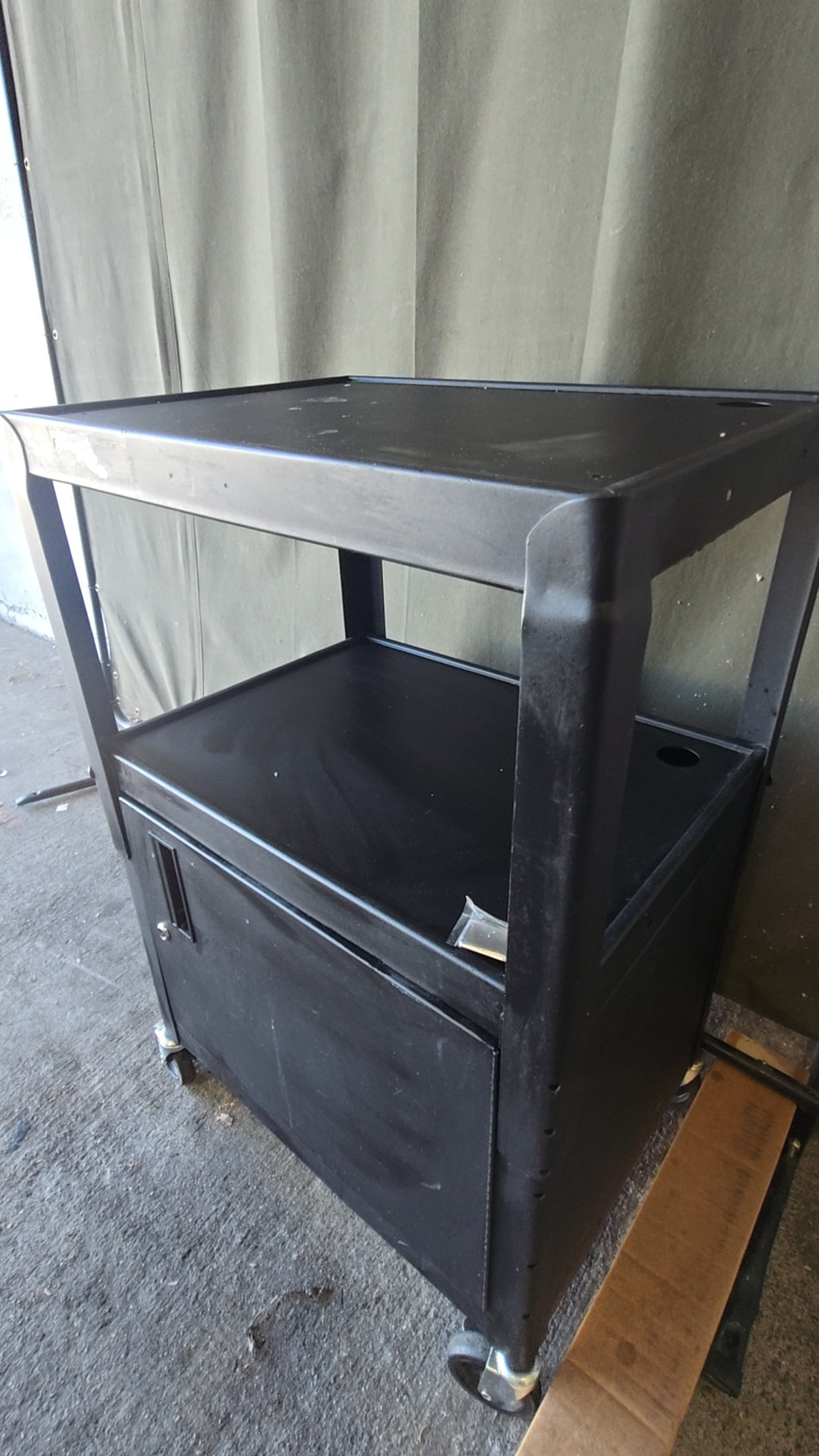 CART-3S-LC Utility Cart, Mobile Three Shelves, Lockable Cabinet