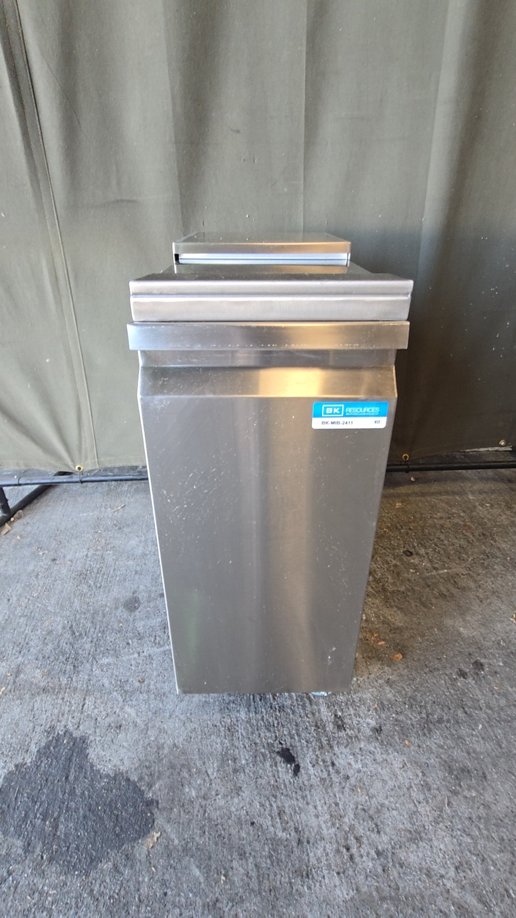 BK Resources BK-MIB-2411 Ice Bin / Ice Caddy ,Mobile Stainless Steel With Drain Valve