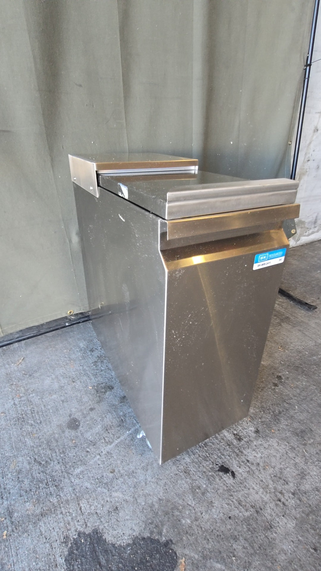 BK Resources BK-MIB-2411 Ice Bin / Ice Caddy ,Mobile Stainless Steel With Drain Valve