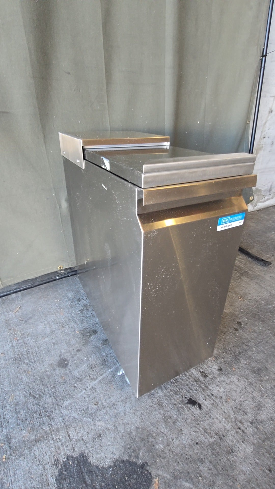 BK Resources BK-MIB-2411 Ice Bin / Ice Caddy ,Mobile Stainless Steel With Drain Valve