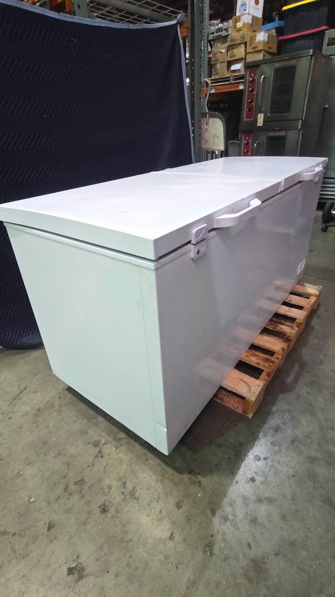 Hamilton Beach HBFRF-1749-3BCOM Chest Freezer, Double Door Freestanding 115V, includes 2 Baskets