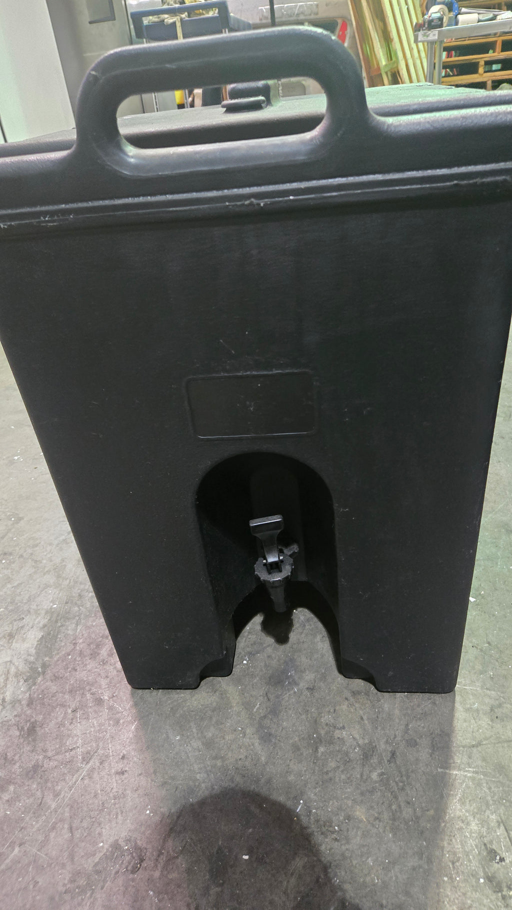 Cambro Insulated Carrier Beverage Dispenser, Portable Single Spigot, Top Load