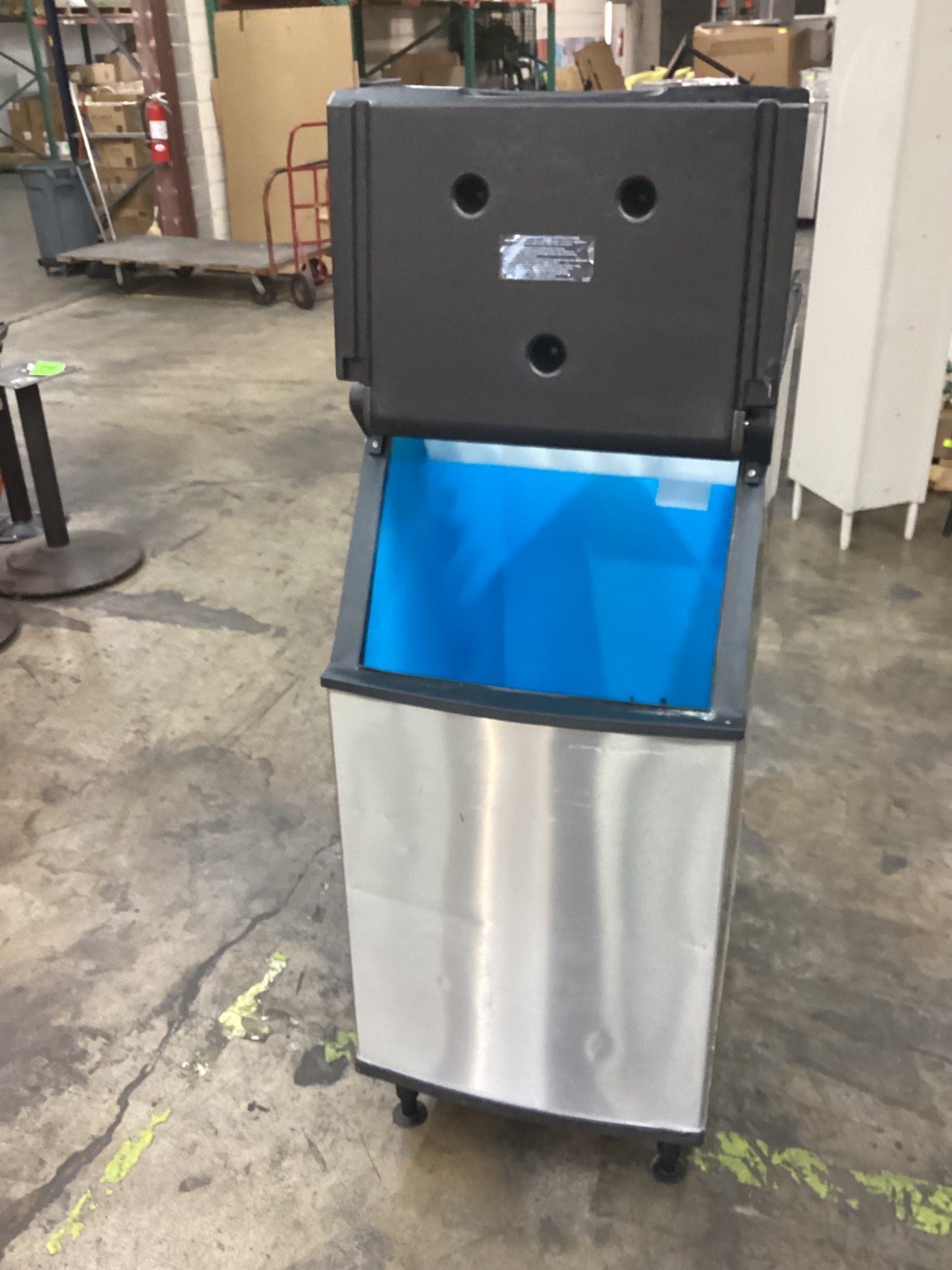Koolaire KDT0420A/K420 440 Lb KDT Series Full Cube Ice Machine W/ Bin