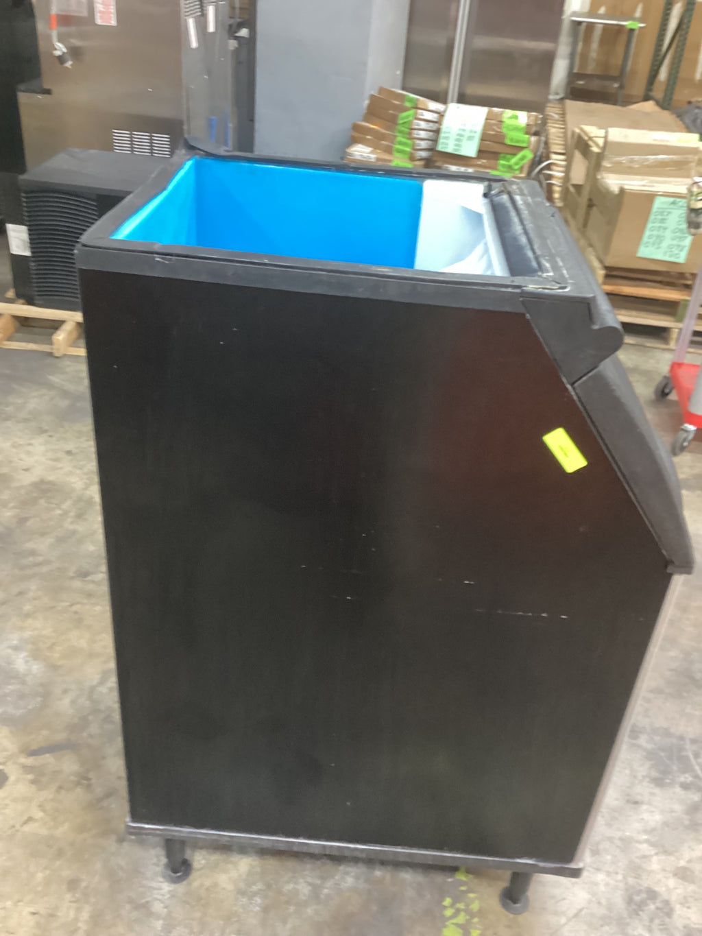Koolaire KDT0420A/K420 440 Lb KDT Series Full Cube Ice Machine W/ Bin