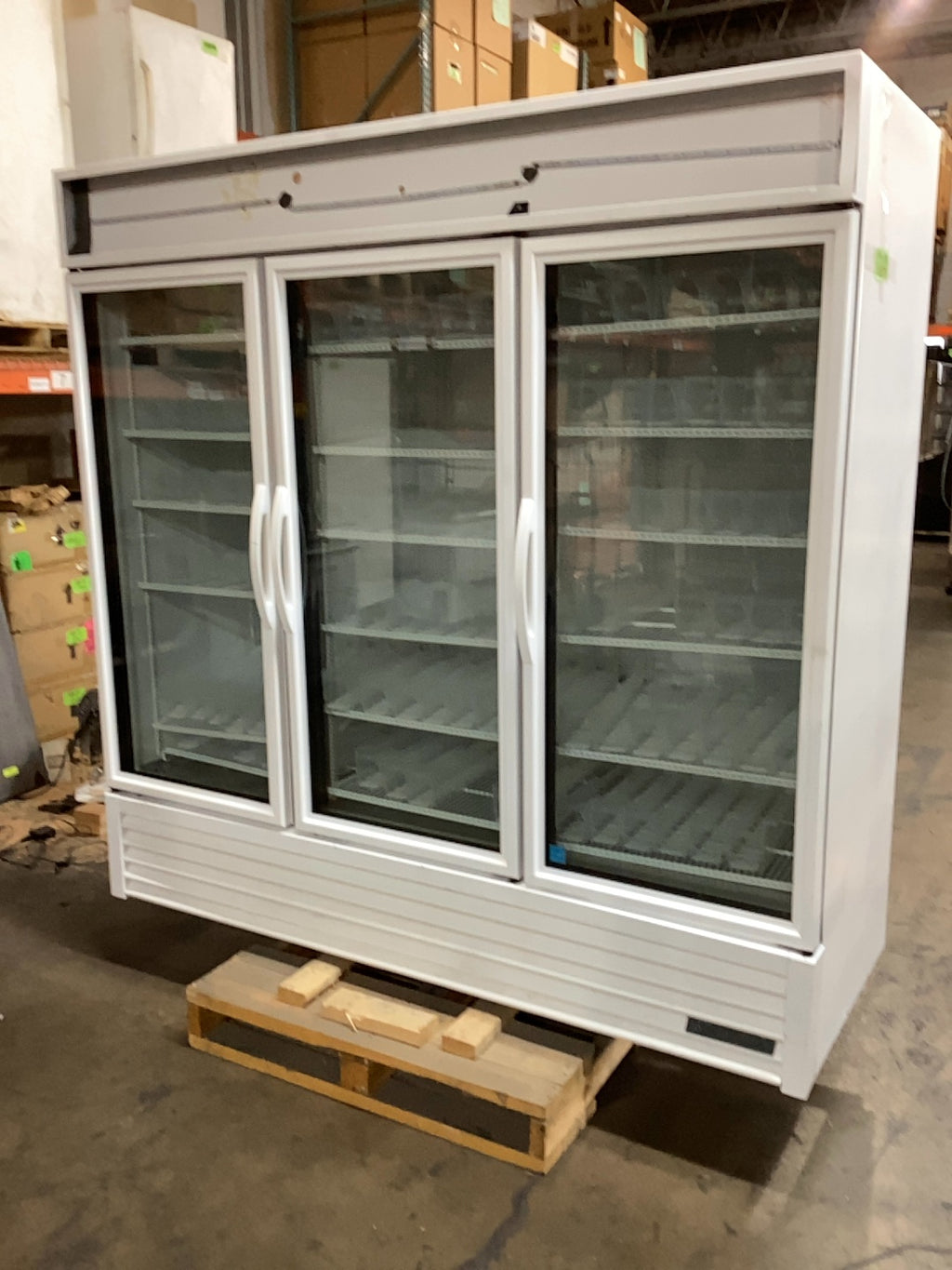 True GDM-72-HC-TSL01 Refrigerated Display, Upright Three Glass Swing Doors