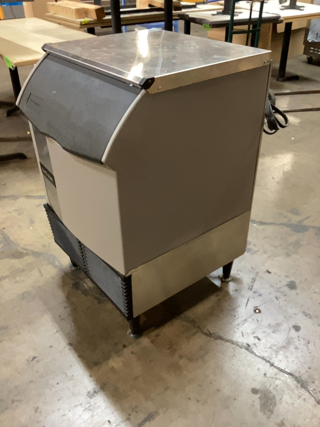 Ice-O-Matic ICEU150HA3 Ice Maker, Self-Contained Cube Ice