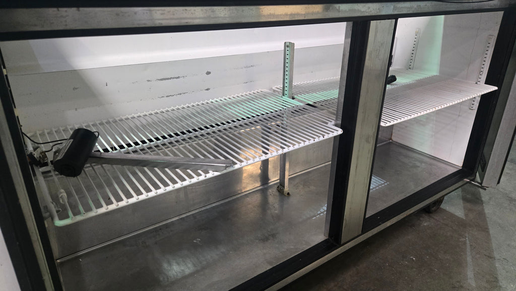 True TSSU-60-16-HC Refrigerated Prep Table, Sandwich/Salad 2-Door Stainless Steel R290 Refrigerant
