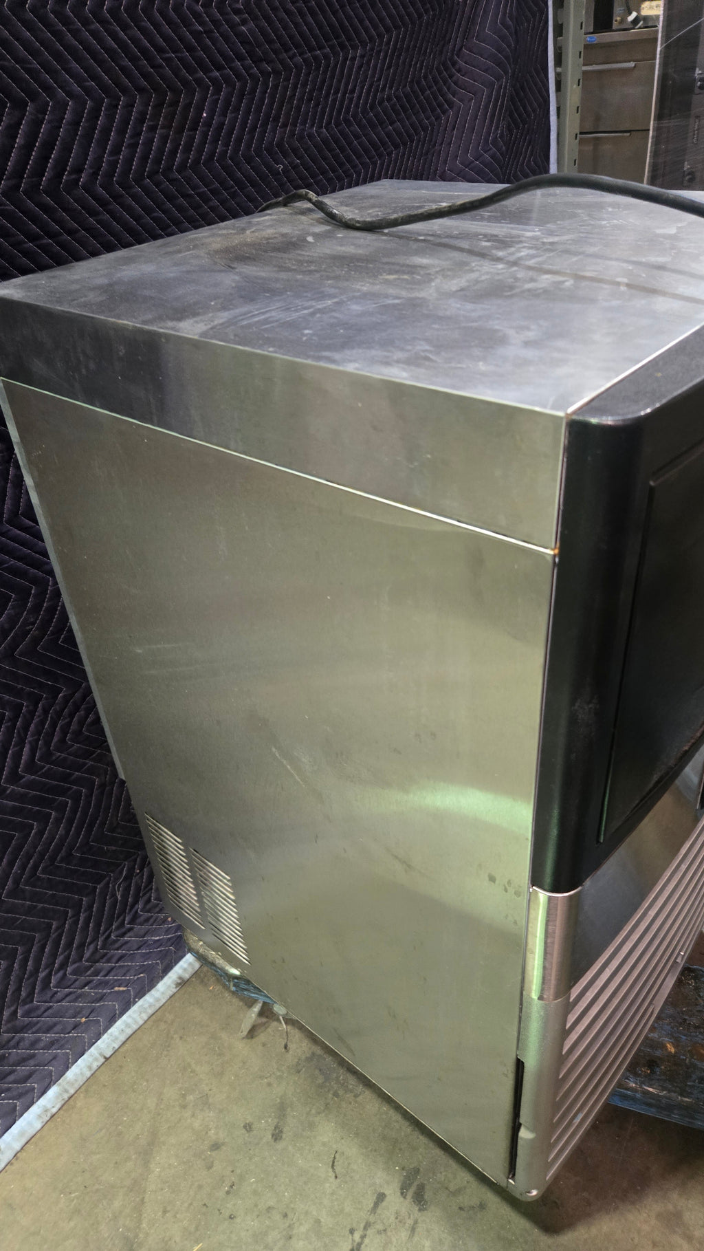 icejungle ZB-40 Ice Machine, Countertop Digital Control Panel Square Ice