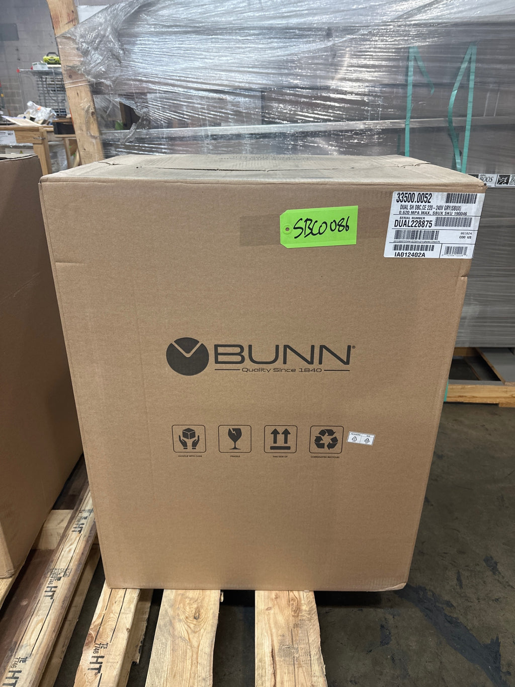 Bunn 33500.0052 Dual Soft Heat DBC Coffee Brewer With Lower Faucet - 240v
