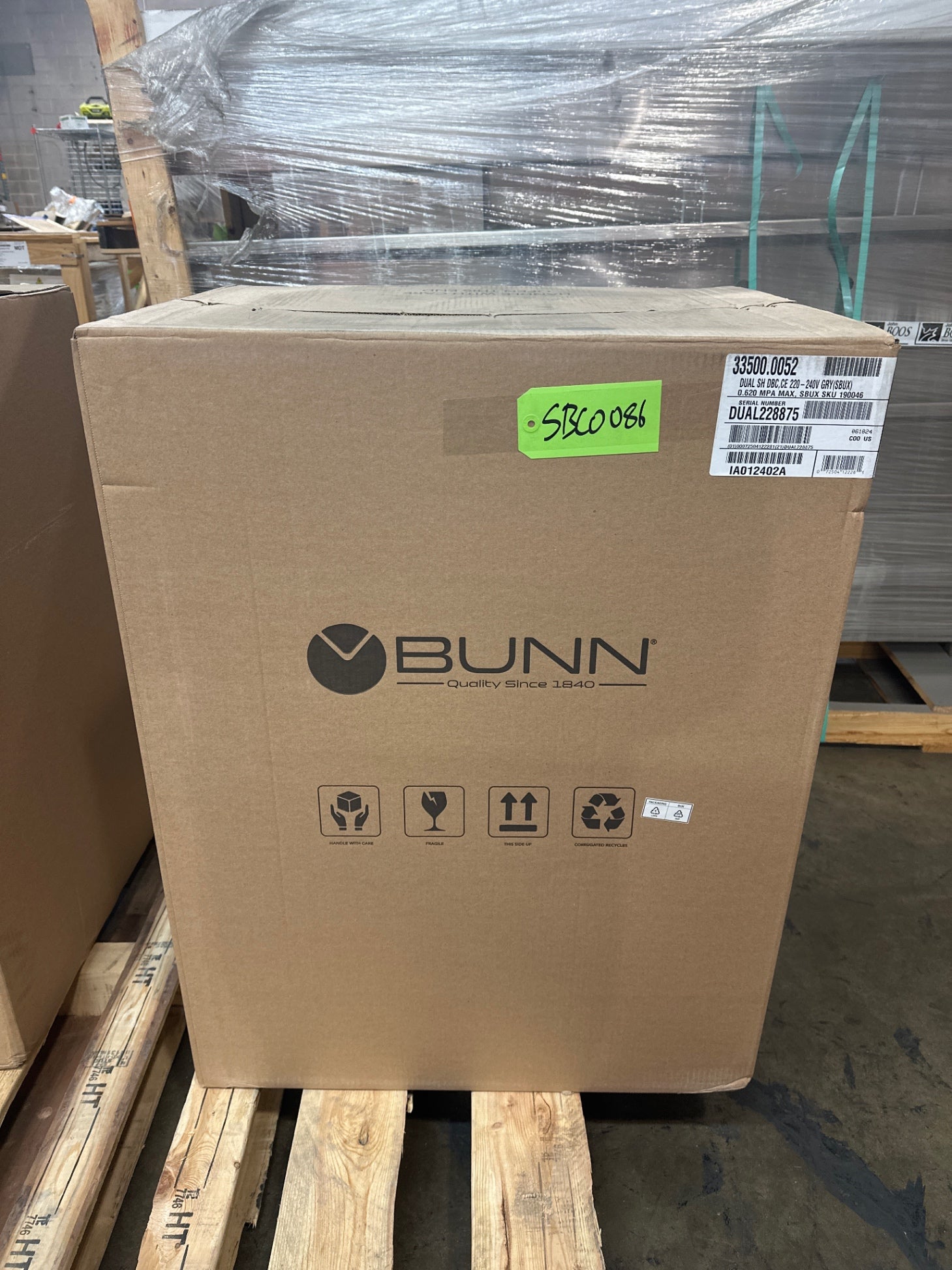 Bunn 33500.0052 Dual Soft Heat DBC Coffee Brewer With Lower Faucet - 240v