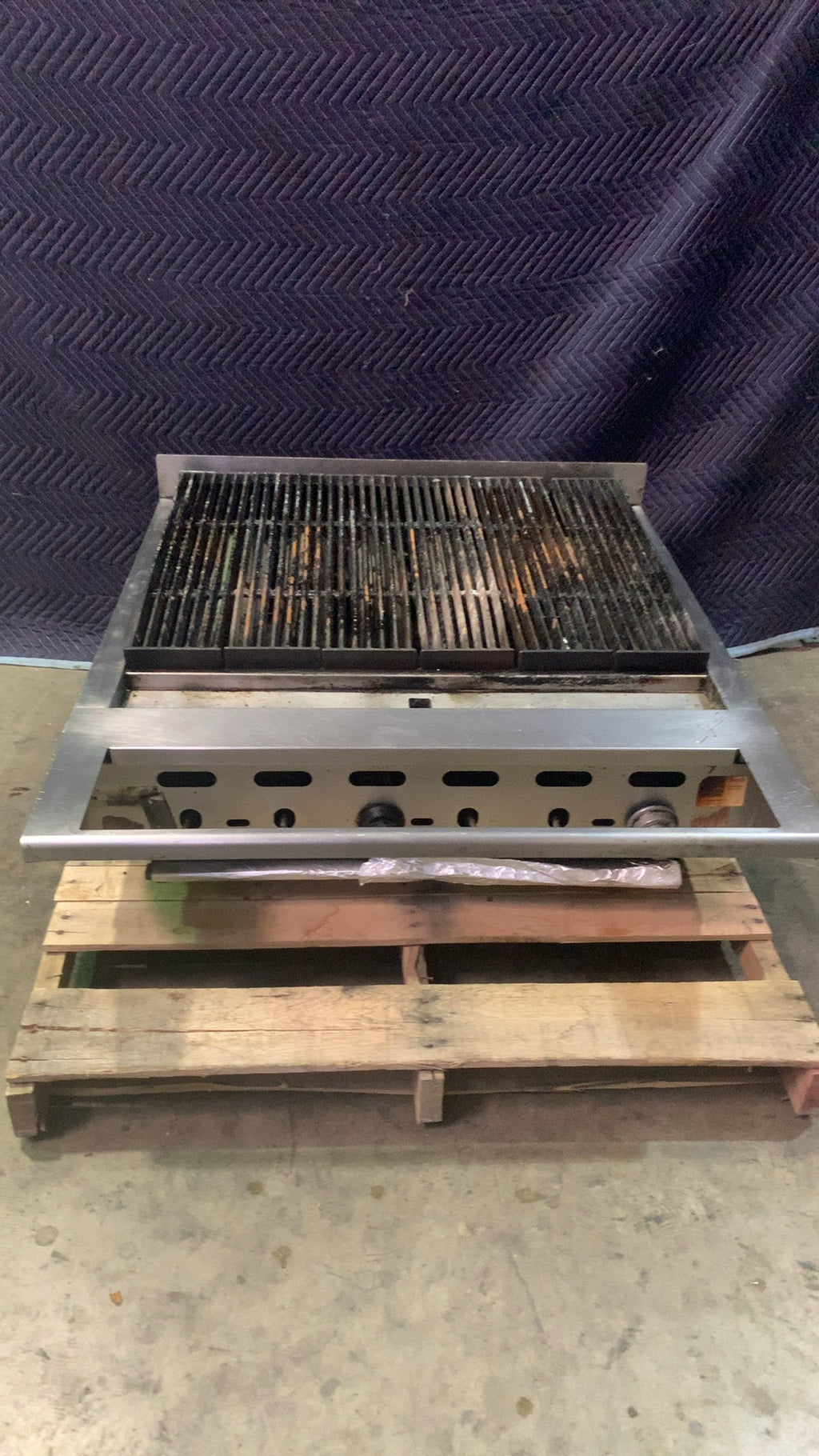 GENERIC-COMMERCIAL-CBR Charbroiler, Countertop Gas Powered Stainless Steel Construction