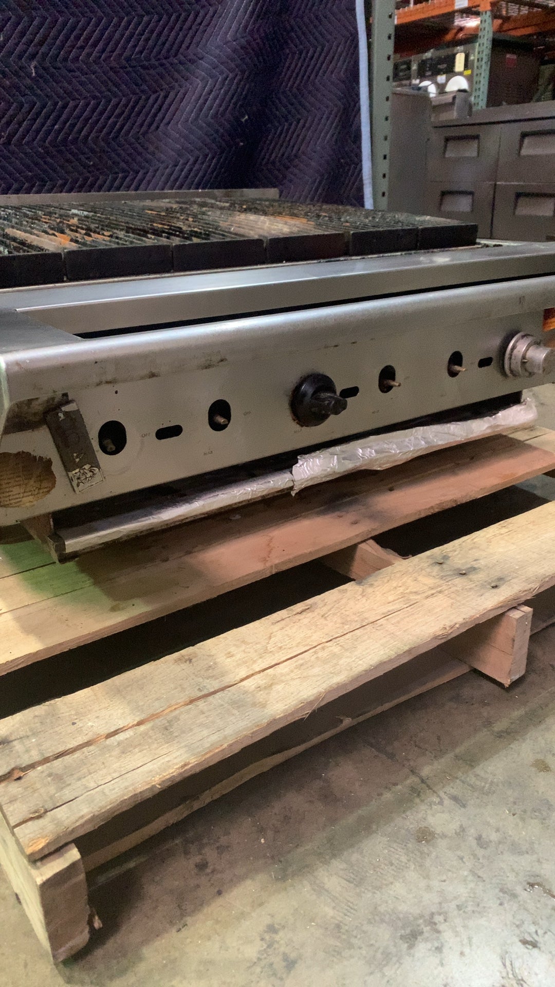 GENERIC-COMMERCIAL-CBR Charbroiler, Countertop Gas Powered Stainless Steel Construction