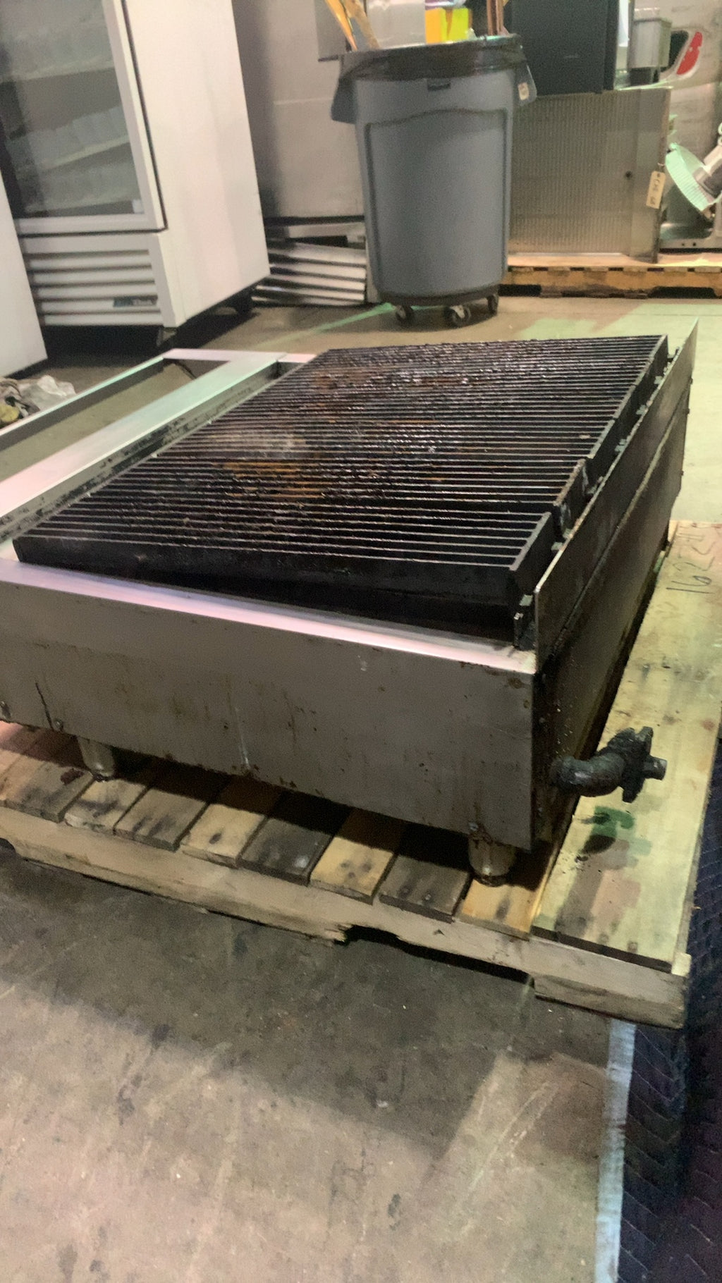 GENERIC-COMMERCIAL-CBR Charbroiler, Countertop Gas Powered Stainless Steel Construction