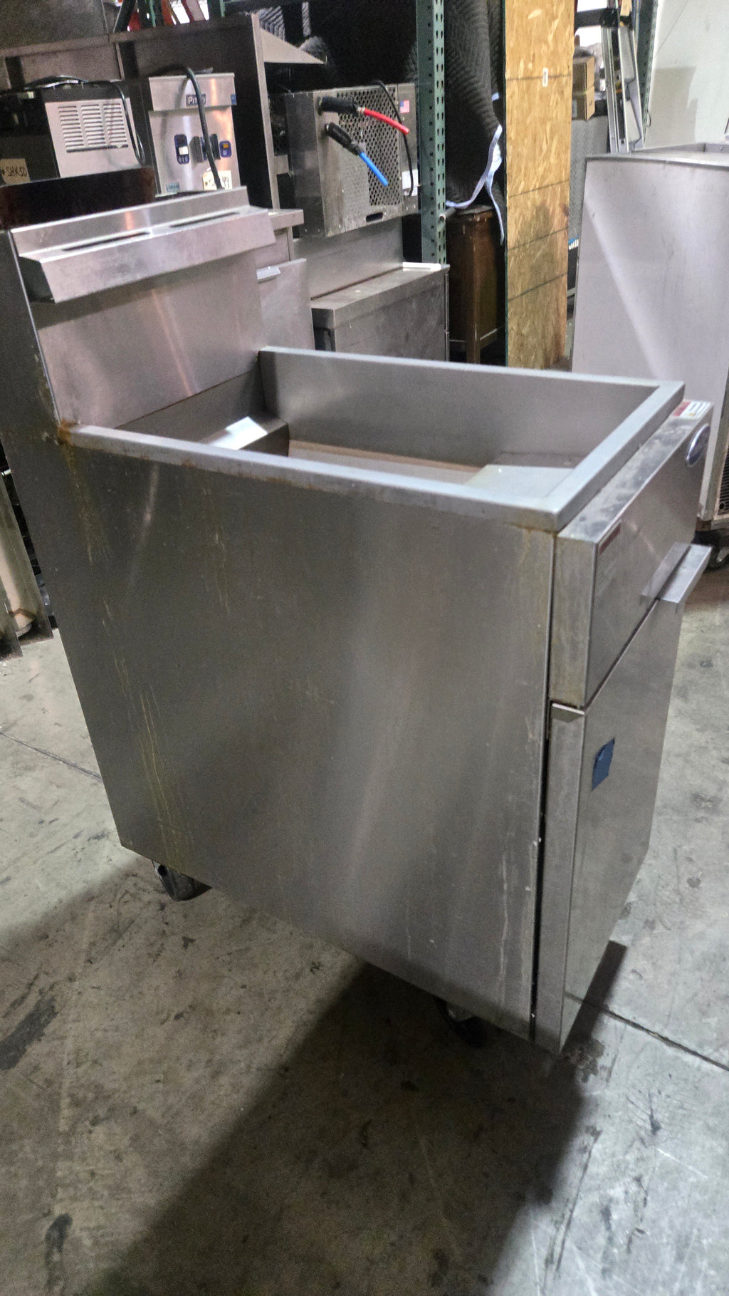 YINDU KITCHEN EQUIPMENT Co., Ltd. ATFS-35ES Fryer, Vertical Type Gas 66,000 BTU/HR Input, On Wheels