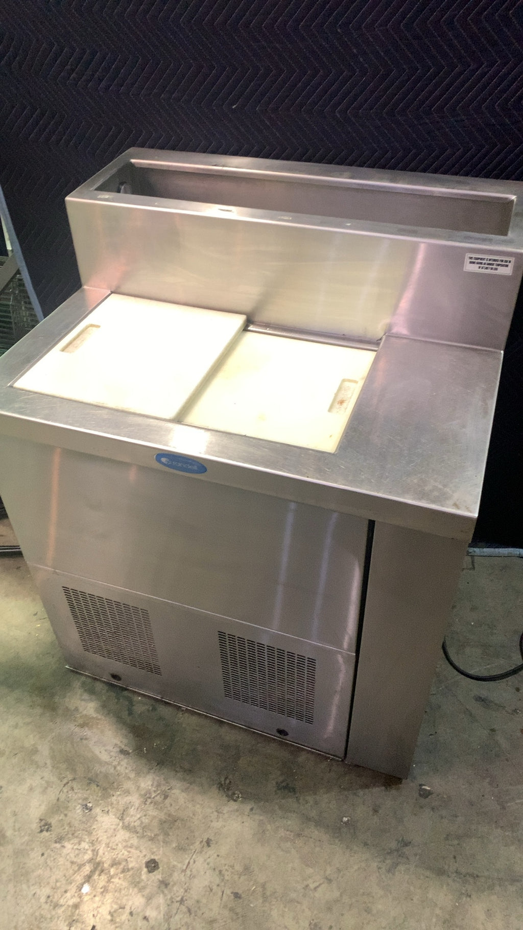 Randell DCST-36-SR7 Ice Cream Cabinet, With Syrup Rail Stainless Steel 115 Volt 3.2 Amps