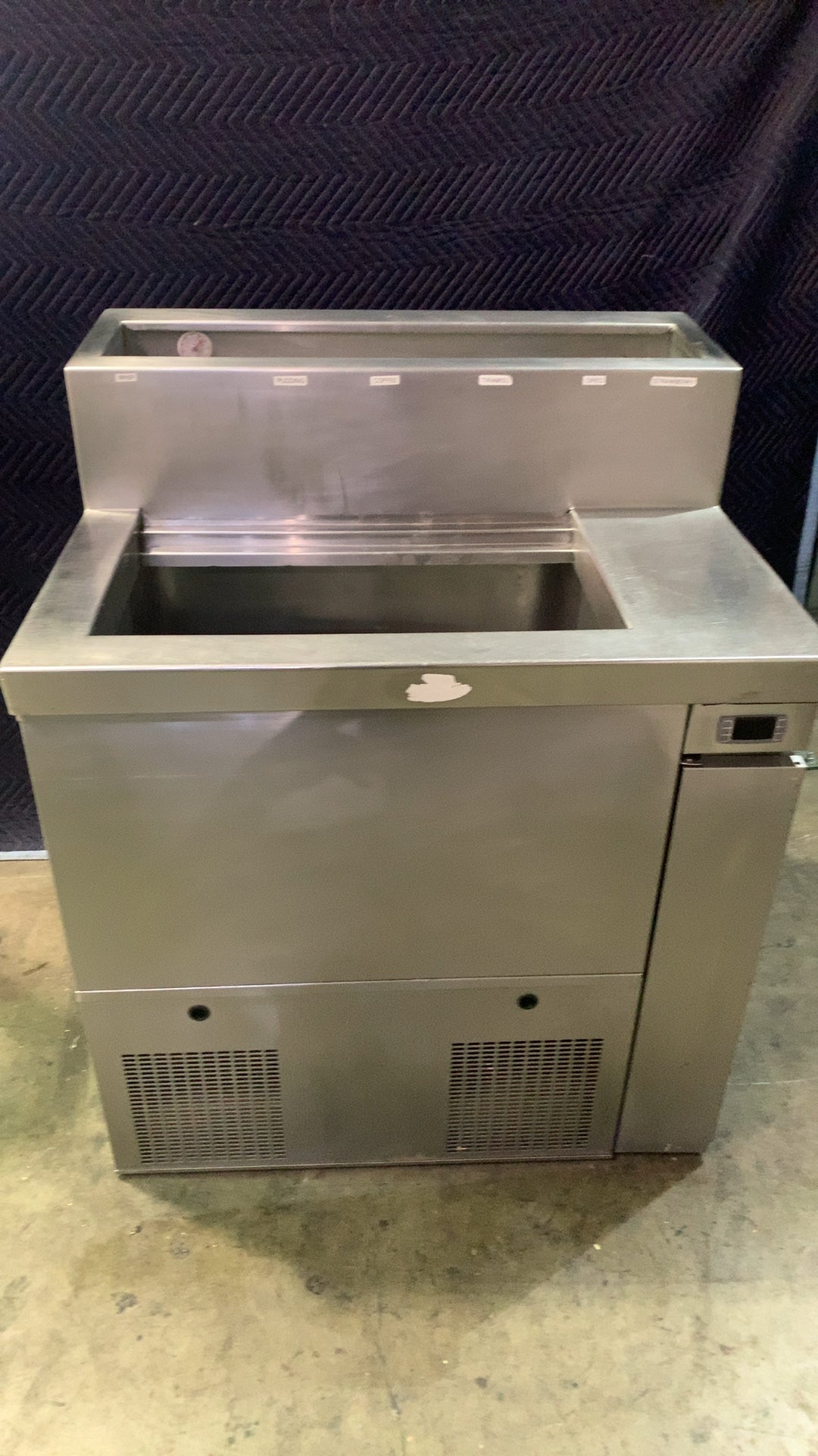 Randell 69345A Ice Cream Cabinet, Self-Contained with Syrup Rail 115 Volts 6.5 Amps