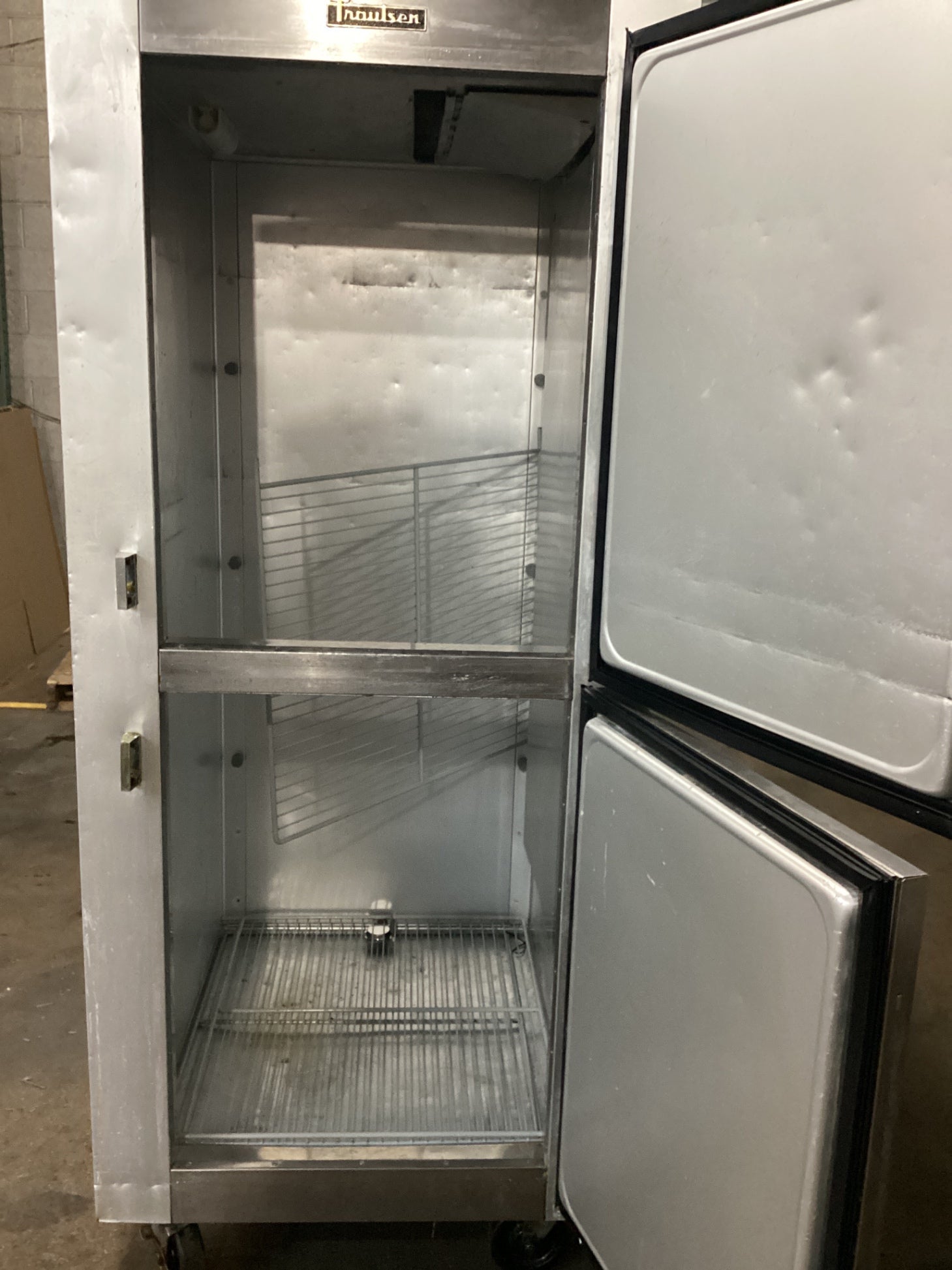 Traulsen G12000 Reach In 2 Door Refrigerator
