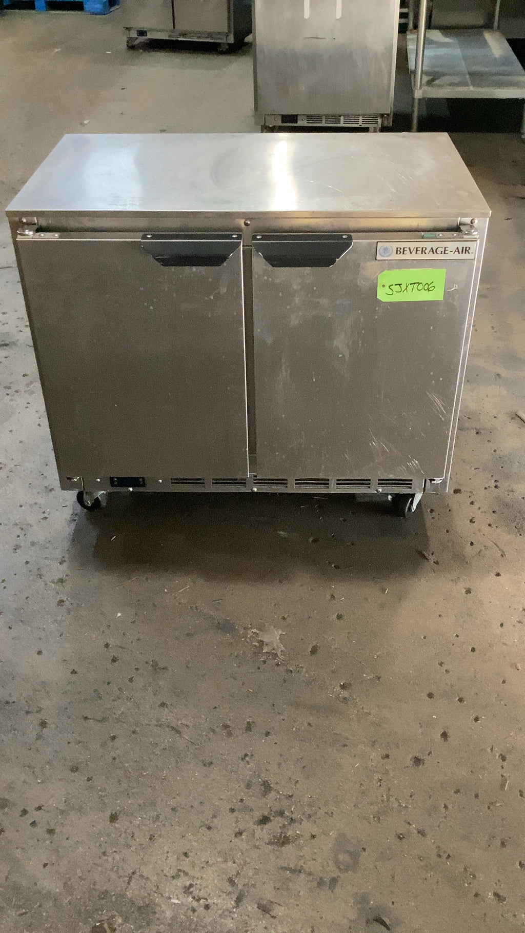 BEVERAGE-AIR UCR34HC-23 Undercounter 2 Door Refrigerator