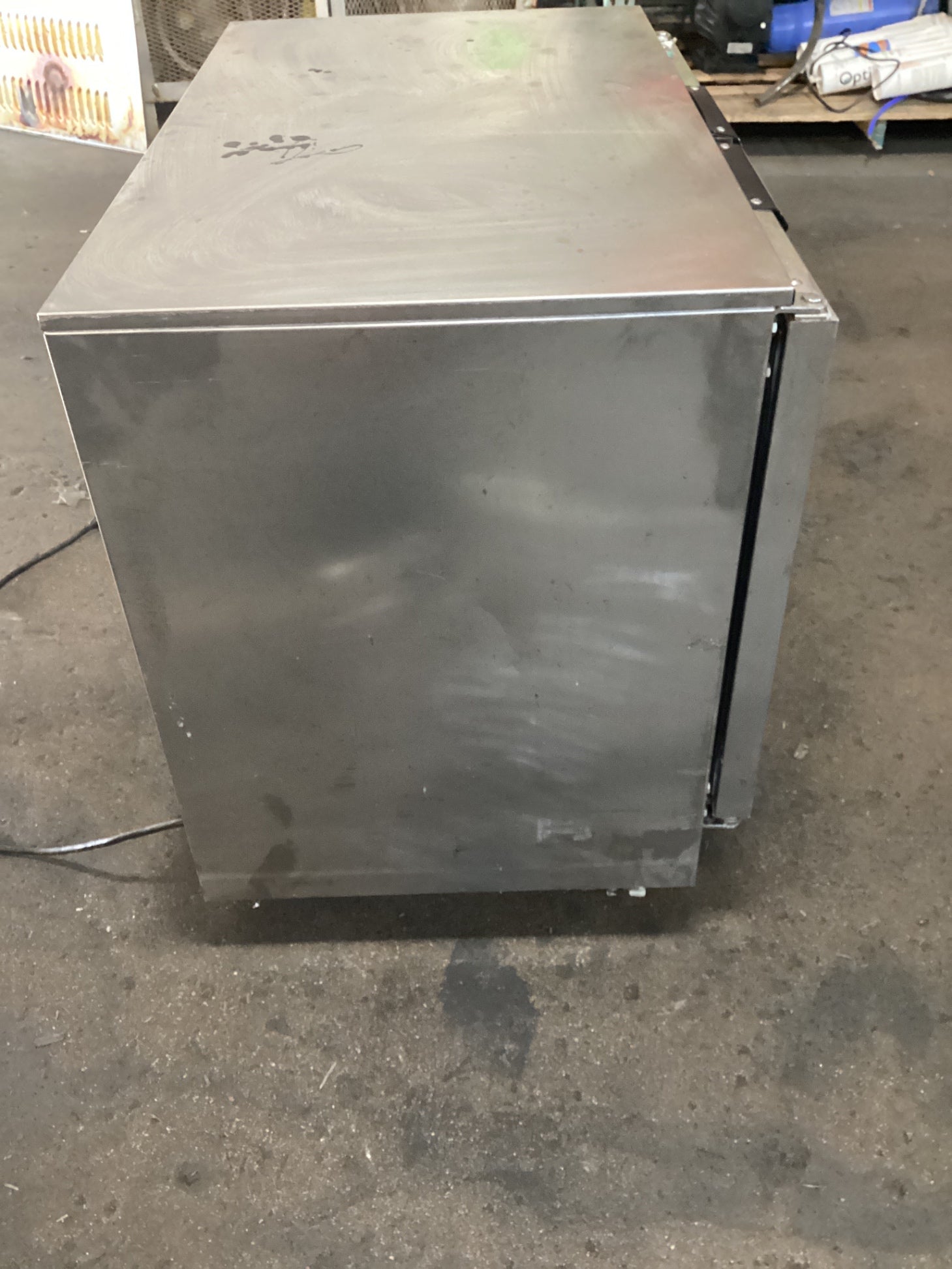BEVERAGE-AIR UCR34HC-23 Undercounter 2 Door Refrigerator