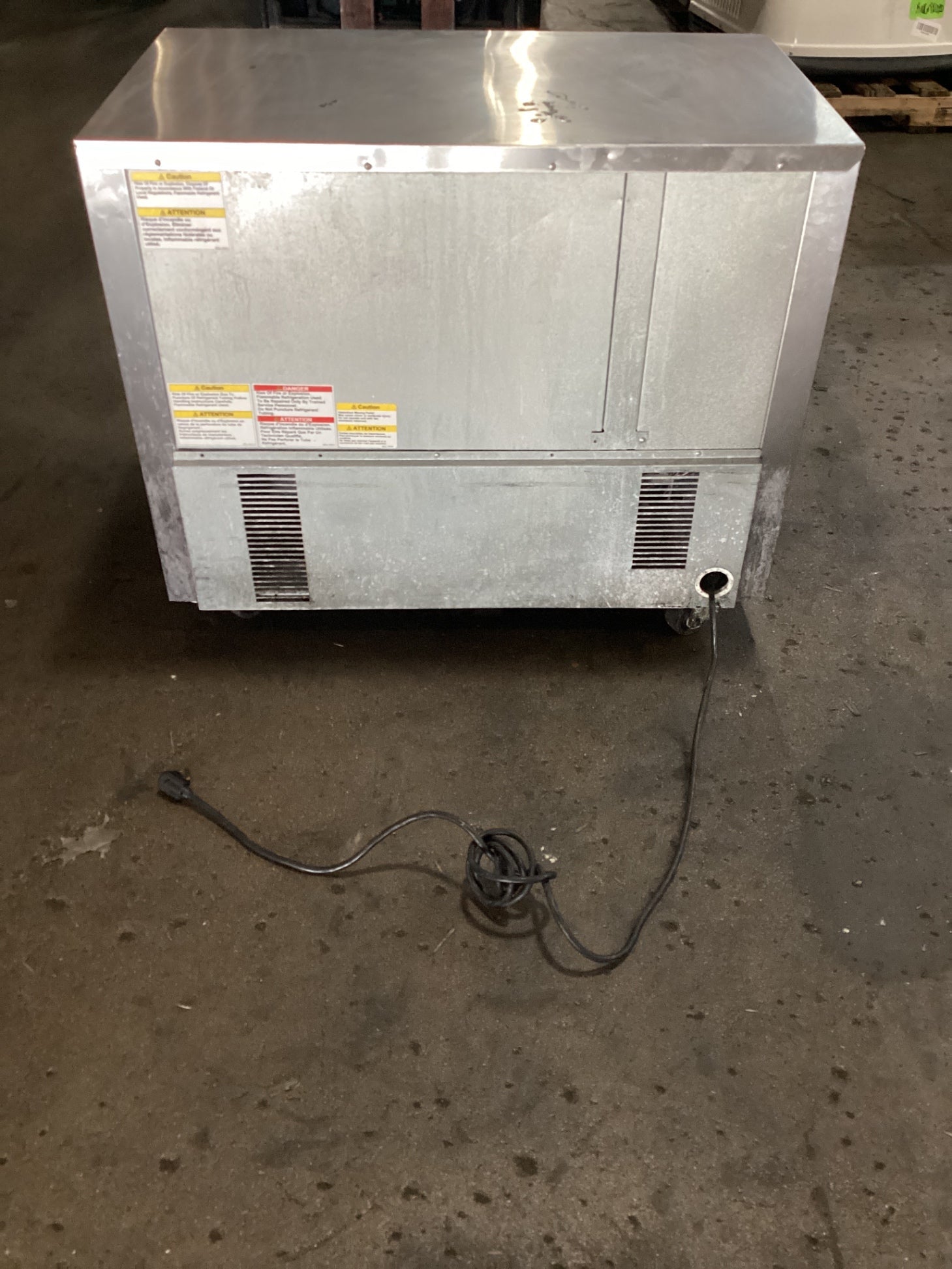 BEVERAGE-AIR UCR34HC-23 Undercounter 2 Door Refrigerator