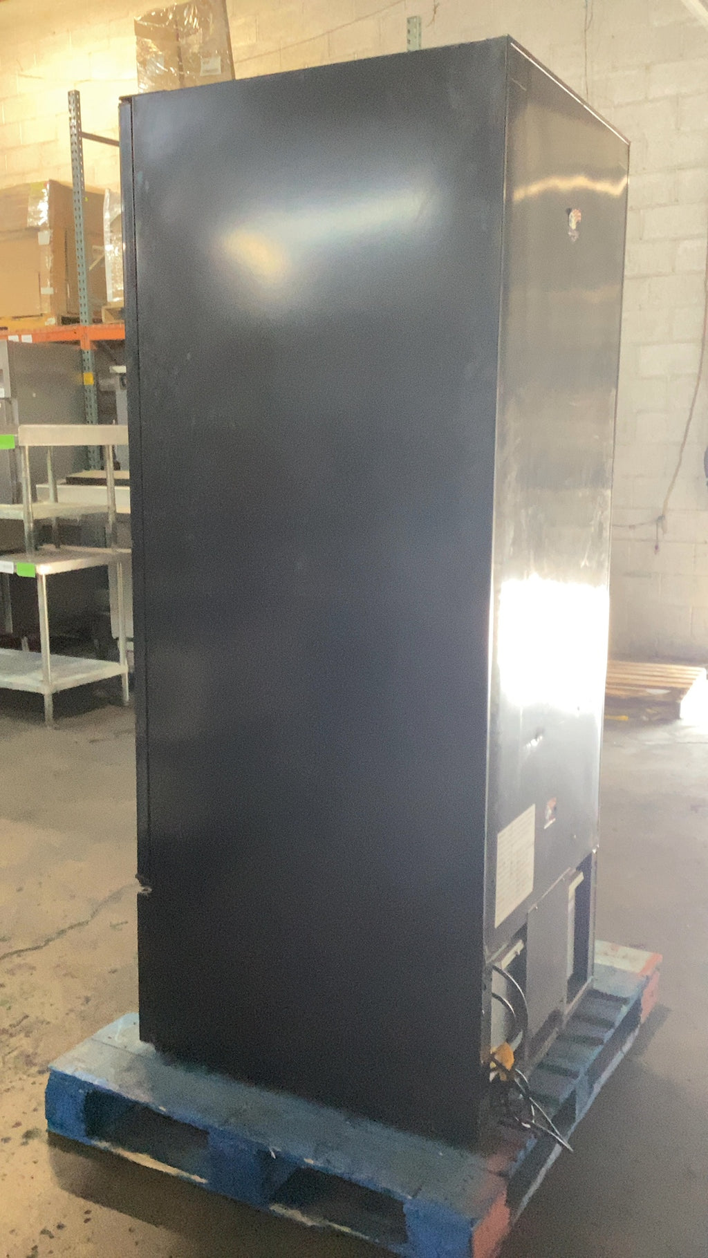 ROYAL VENDORS RVCFH-027-32 Reach In Refrigerator W/ Glass Door