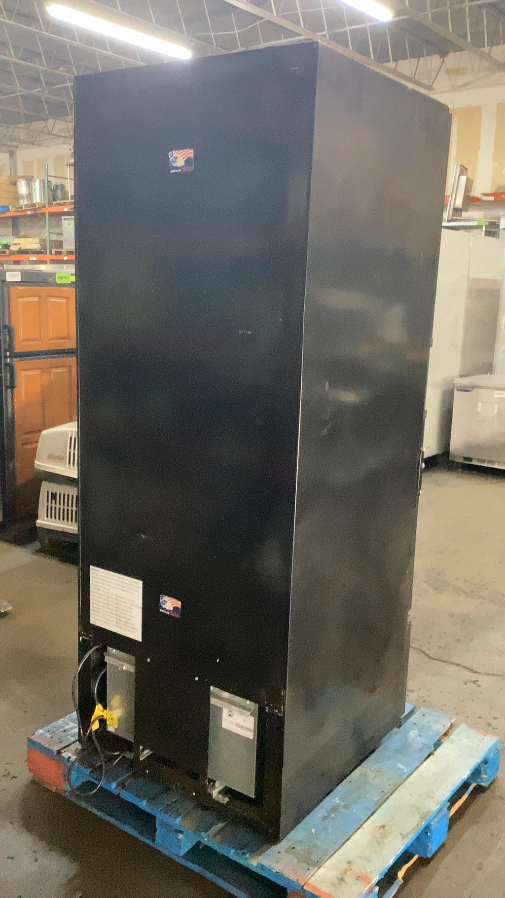 ROYAL VENDORS RVCFH-027-32 Reach In Refrigerator W/ Glass Door