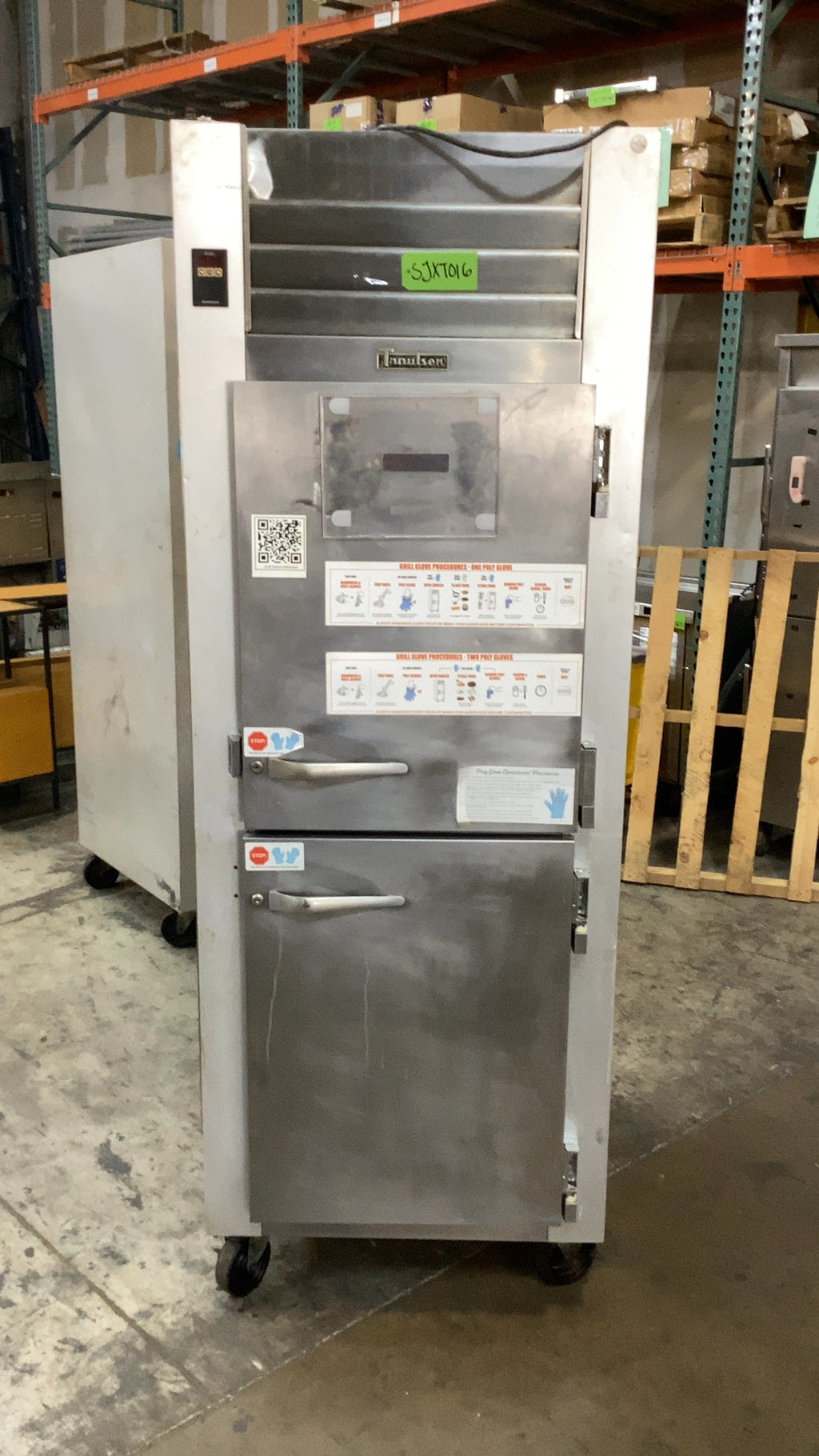 Traulsen G10000 Reach In 2 Door Refrigerator